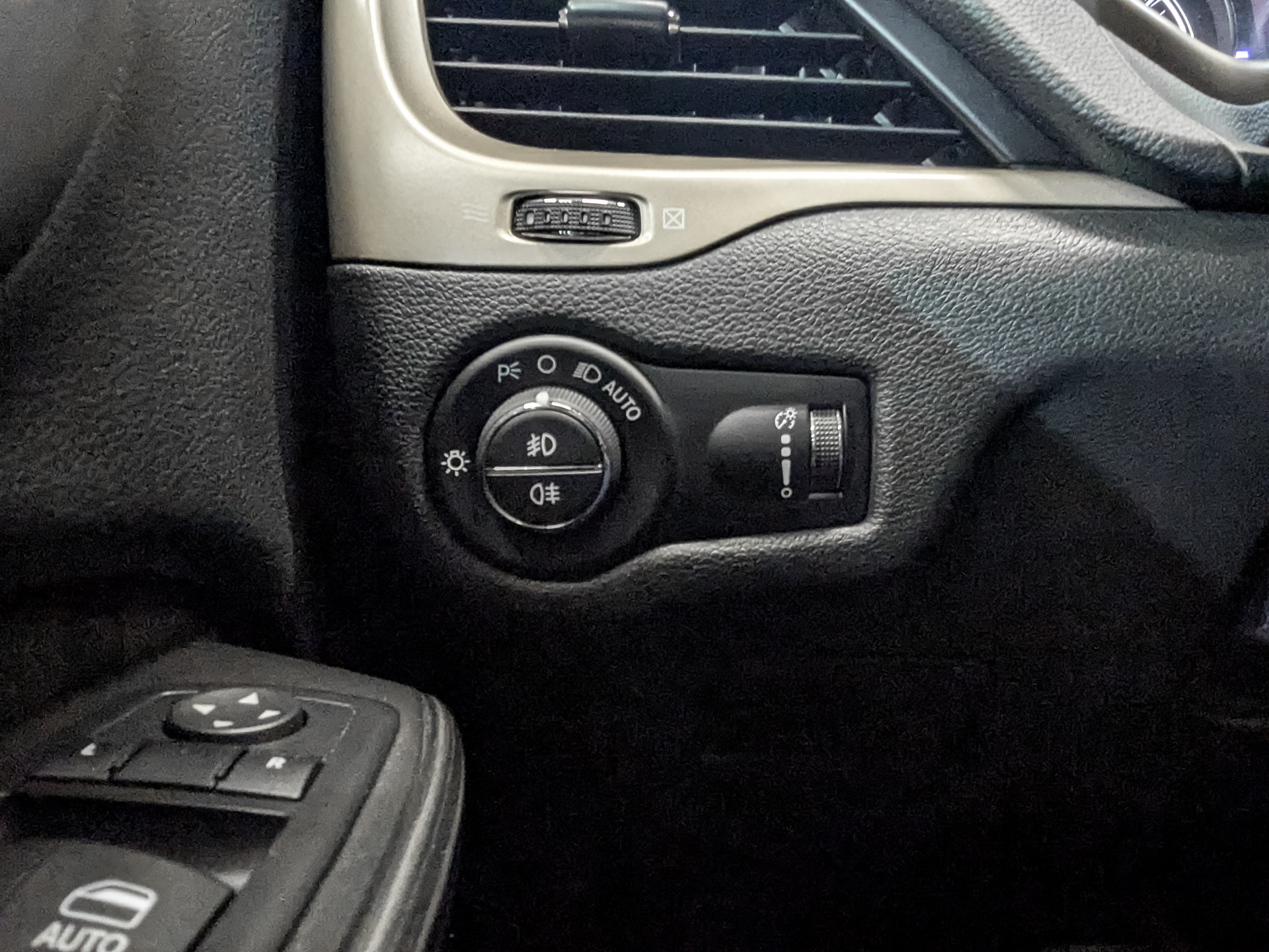 JEEP Cherokee 2.40 (177 л.с), автомат, 2014, пробег 113 676 км