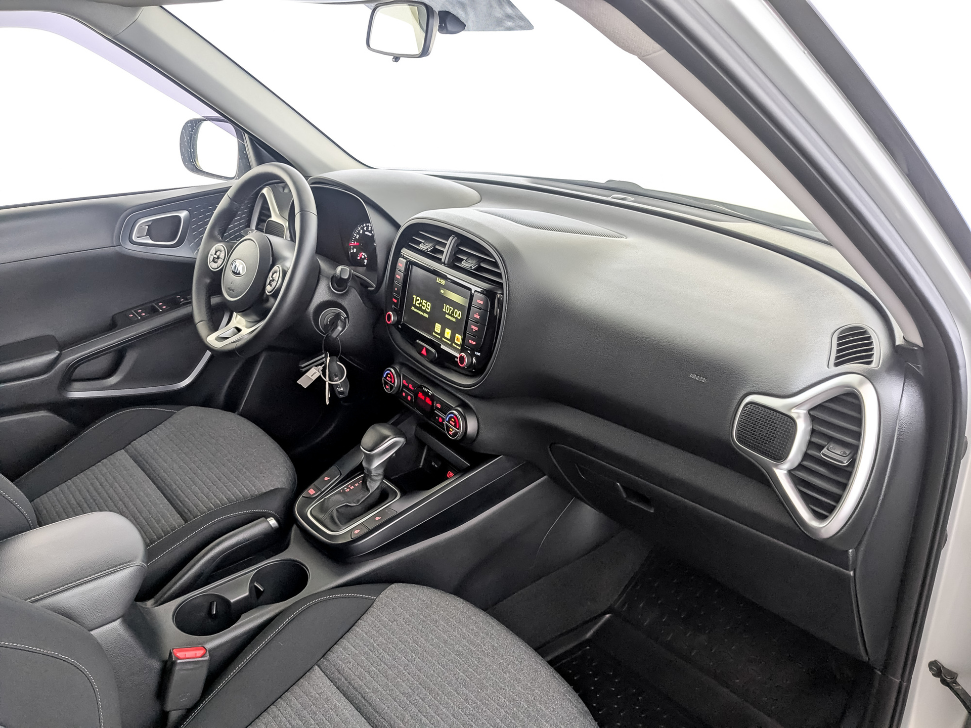 KIA Soul 1.60 (123 л.с), автомат, 2021, пробег 106 000 км