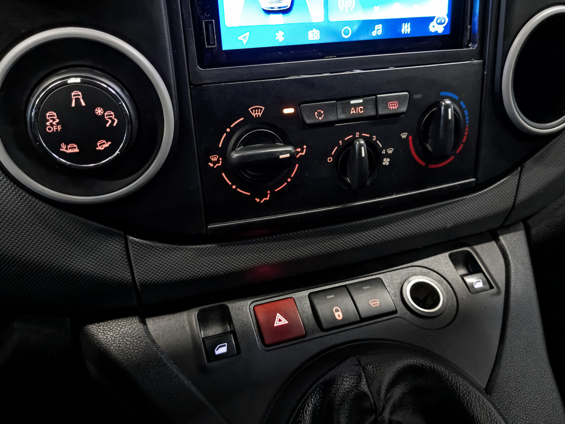 OPEL Combo 1.60 (115 л.с), автомат, 2021, пробег 82 804 км