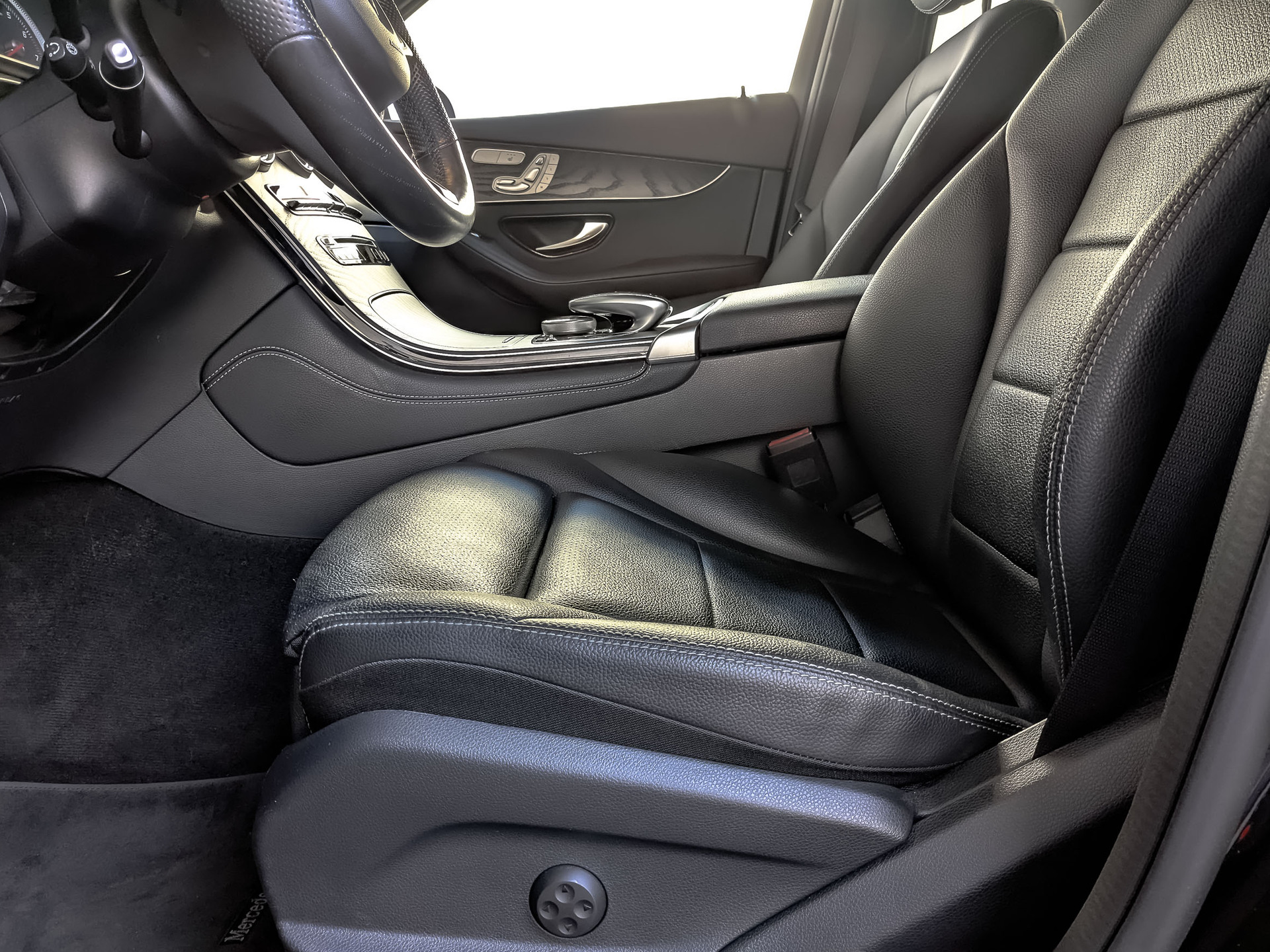 MERCEDES-BENZ GLC Coupe 2.00 (211 л.с), автомат, 2019, пробег 58 820 км