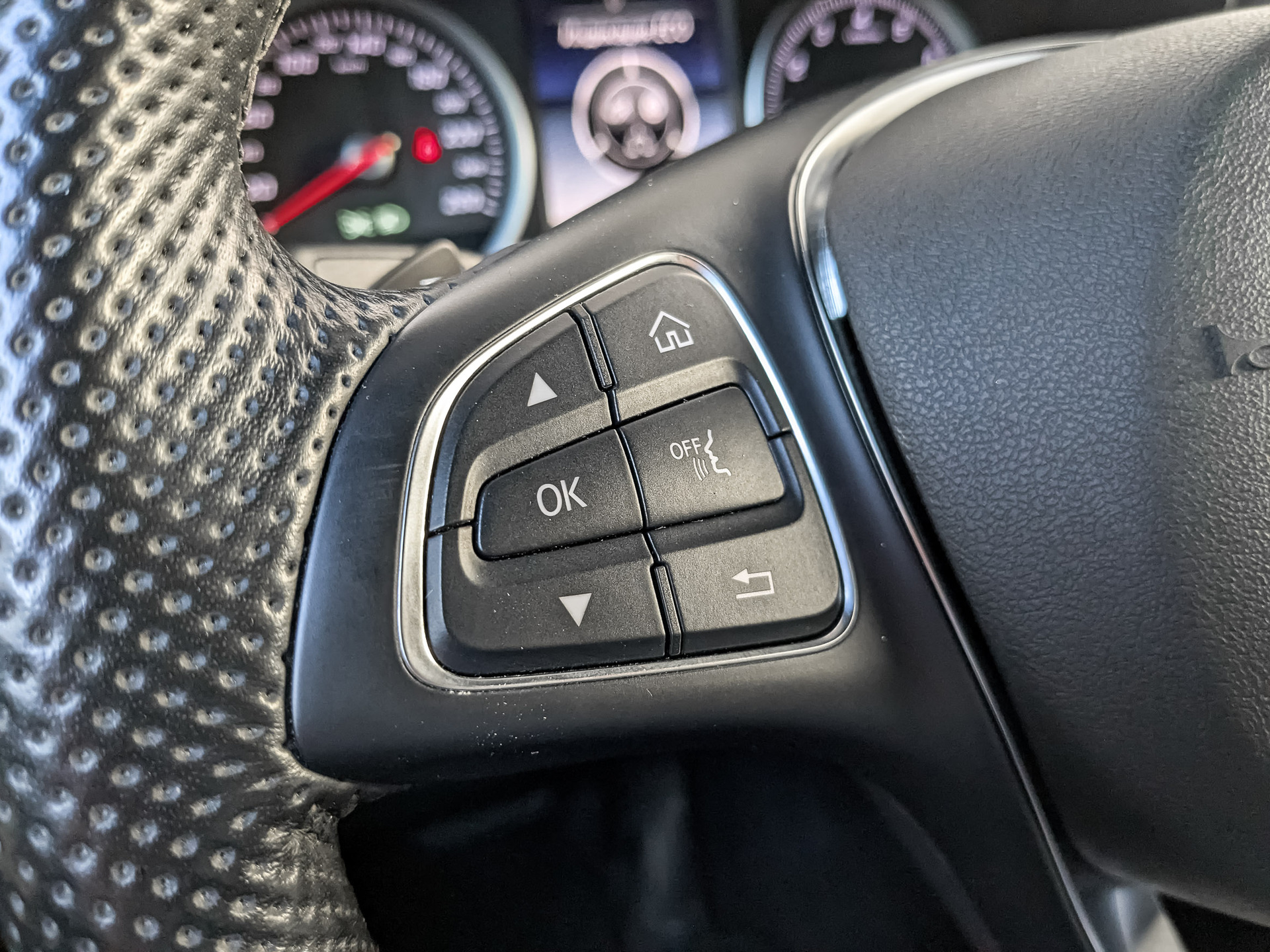 MERCEDES-BENZ GLC Coupe 2.00 (211 л.с), автомат, 2019, пробег 58 820 км