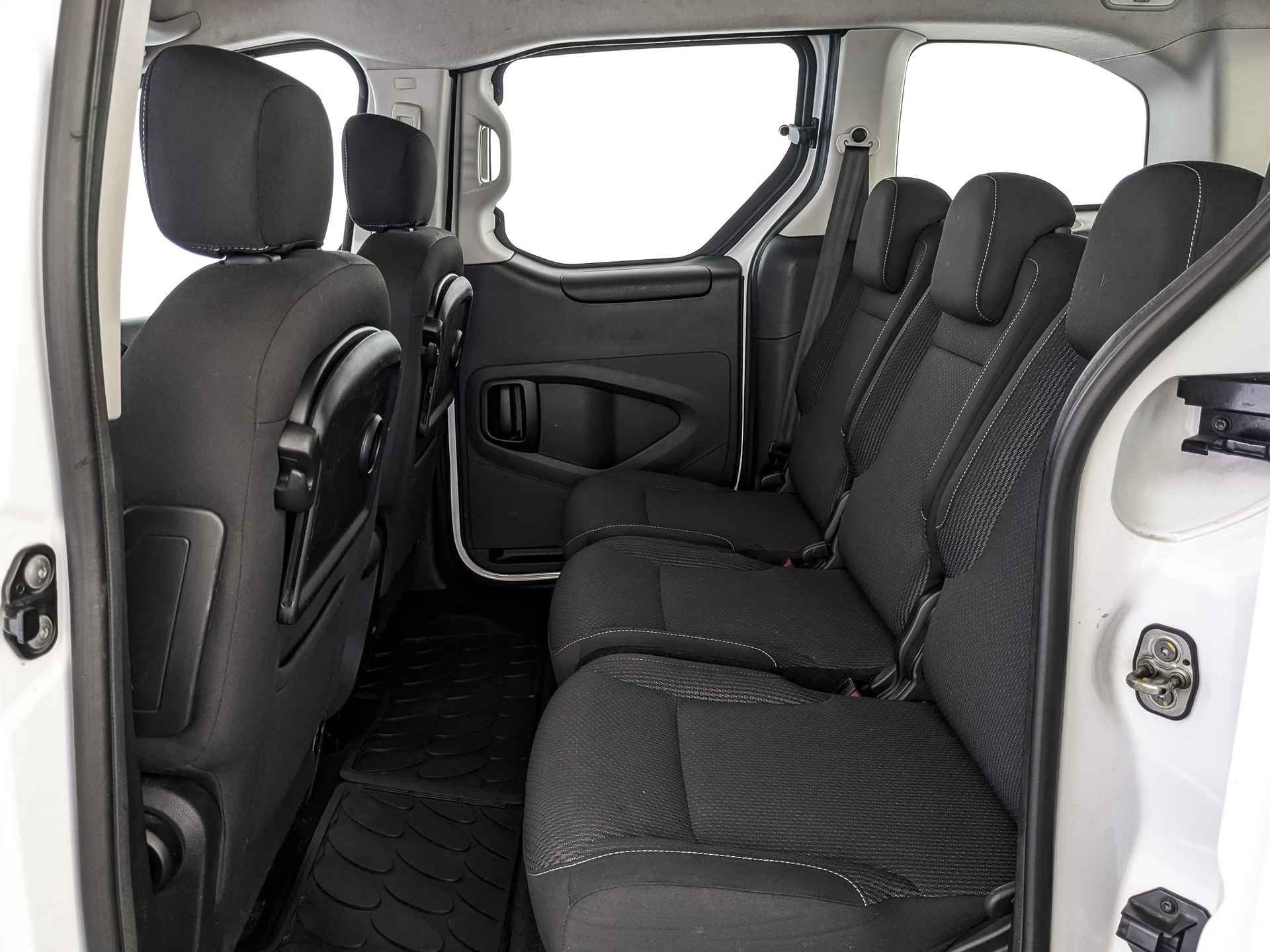 PEUGEOT Partner 1.60 (115 л.с), автомат, 2021, пробег 104 294 км