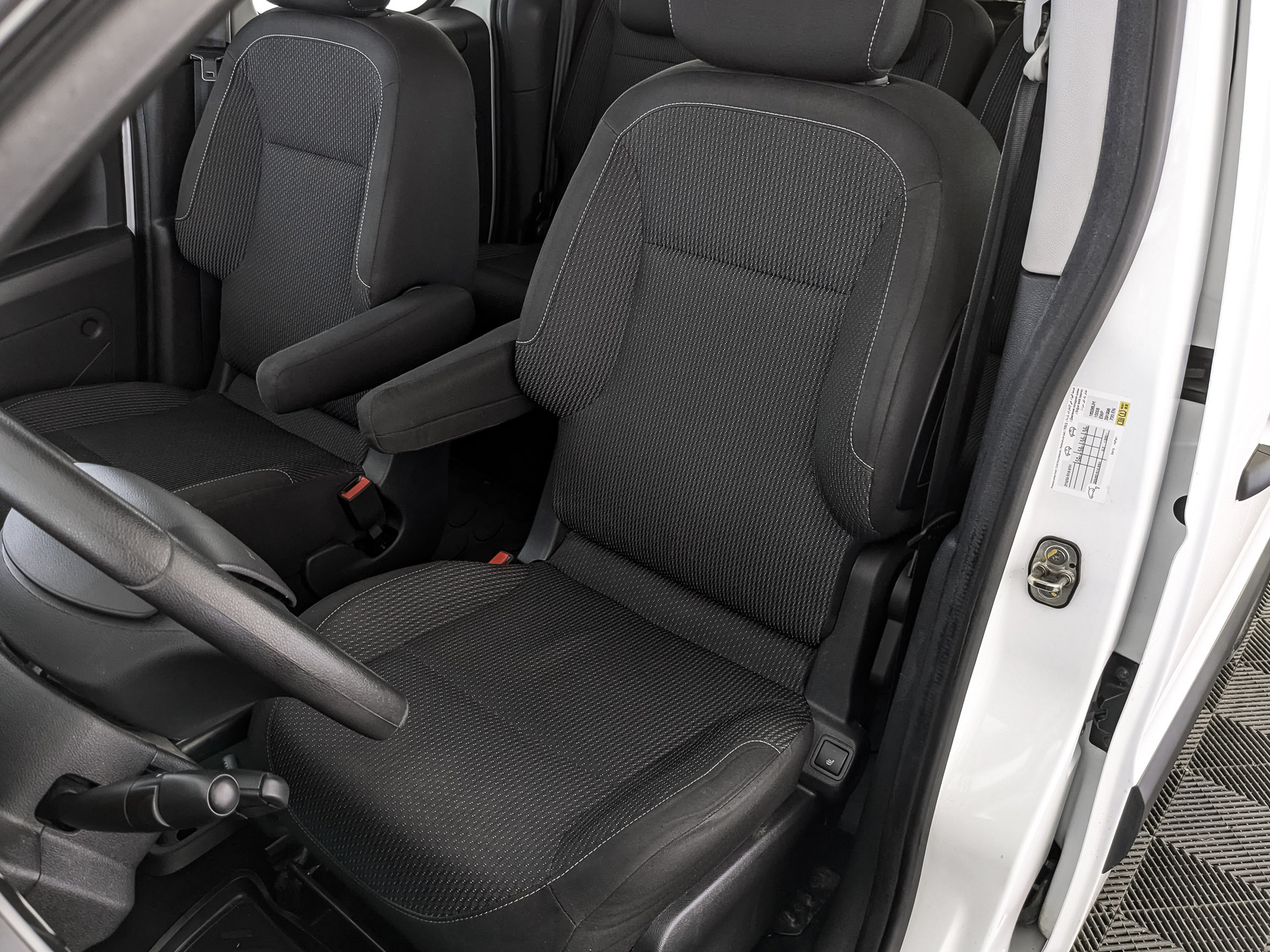 PEUGEOT Partner 1.60 (115 л.с), автомат, 2021, пробег 104 294 км
