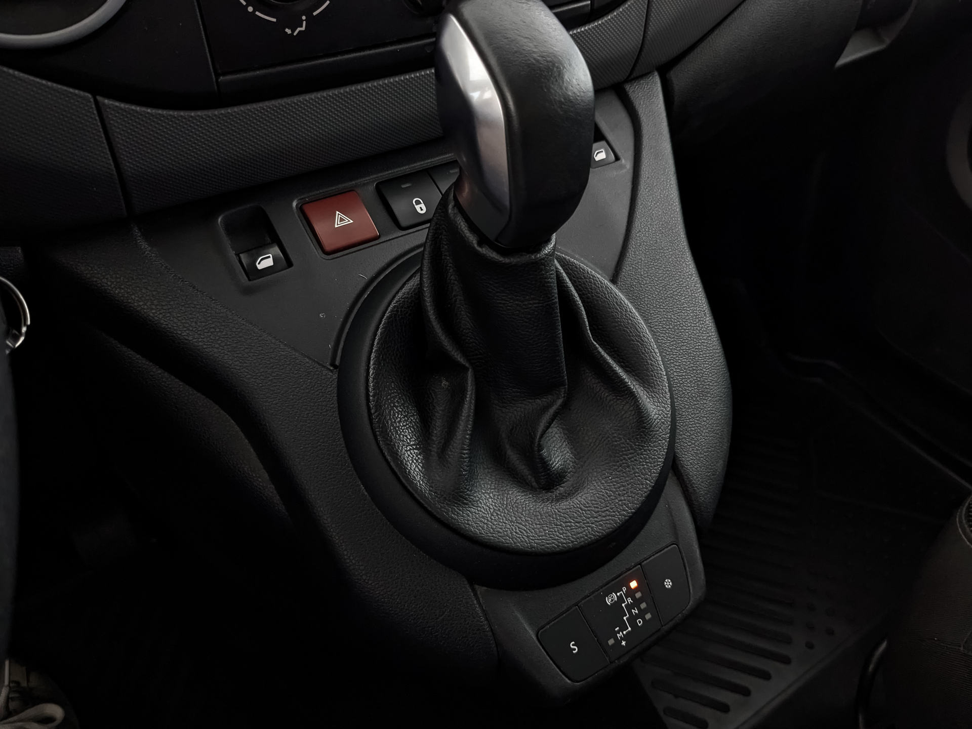 PEUGEOT Partner 1.60 (115 л.с), автомат, 2021, пробег 104 294 км