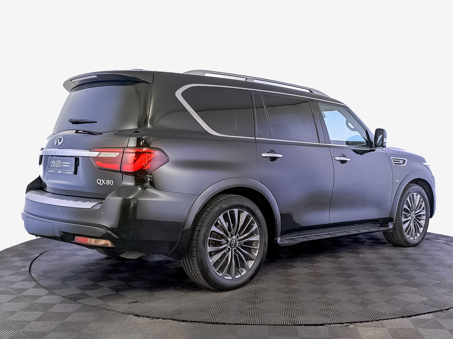 INFINITI QX80 5.60 (405 л.с), автомат, 2019, пробег 137 396 км