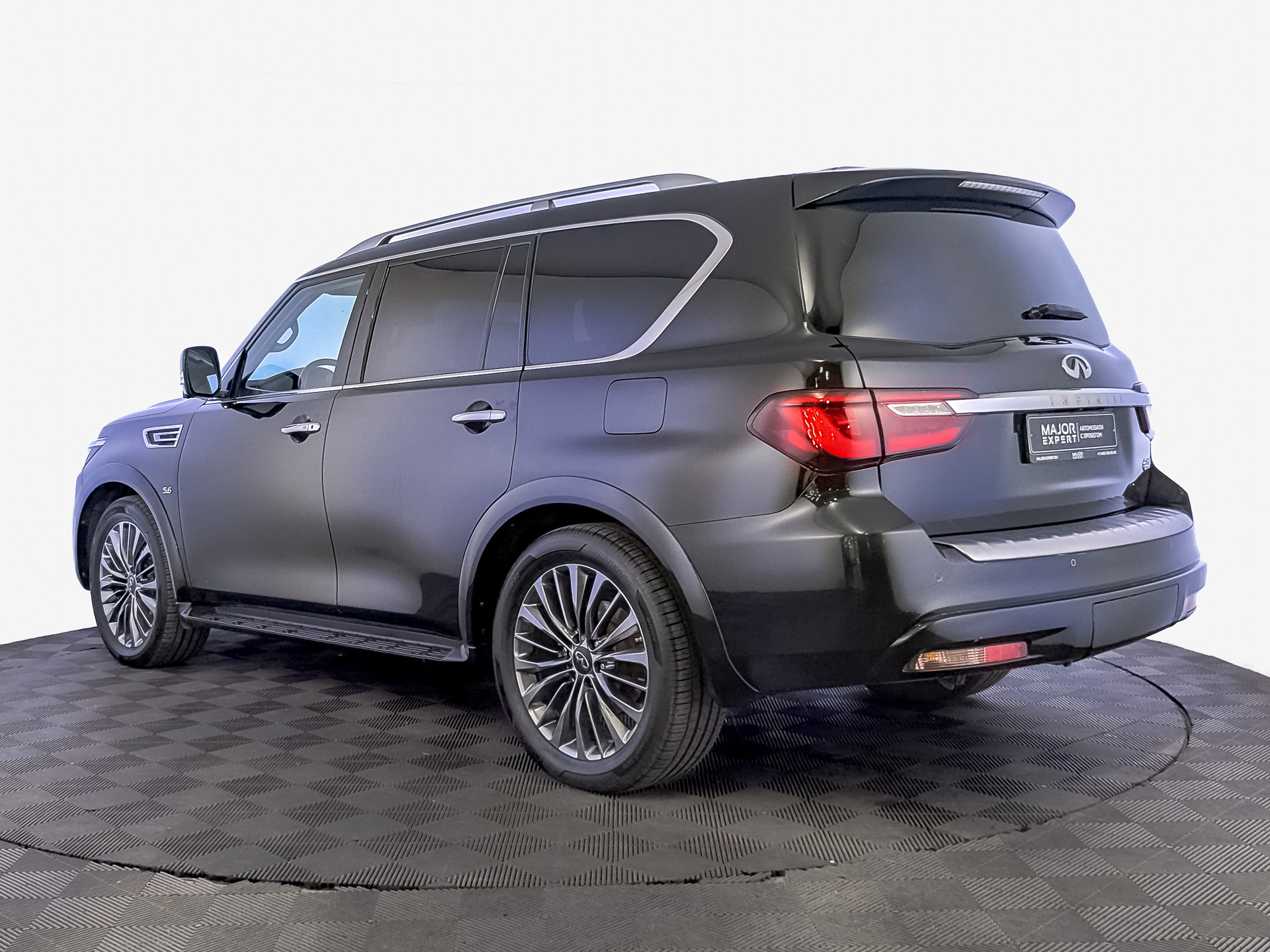 INFINITI QX80 5.60 (405 л.с), автомат, 2019, пробег 137 396 км