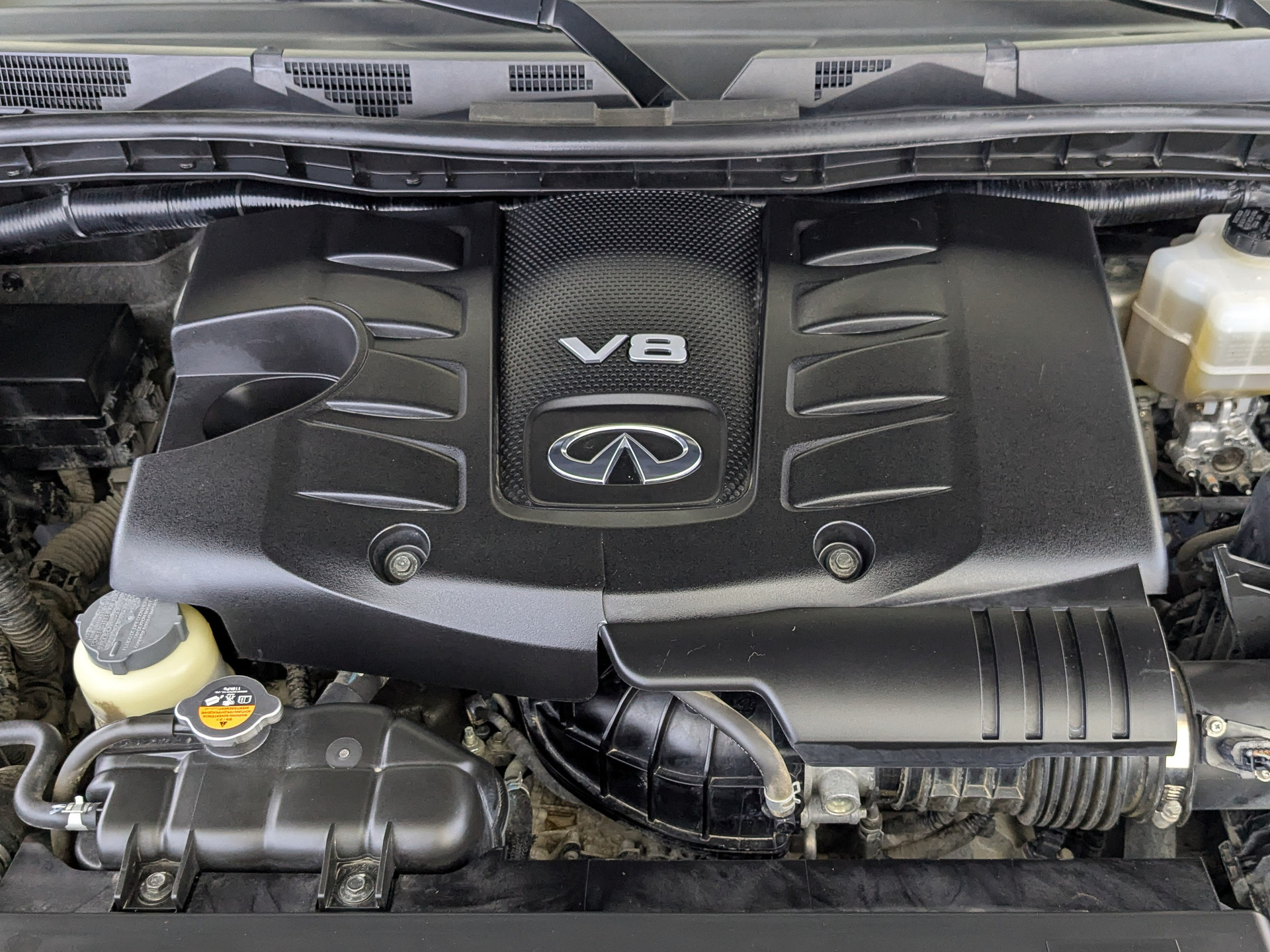 INFINITI QX80 5.60 (405 л.с), автомат, 2019, пробег 137 396 км