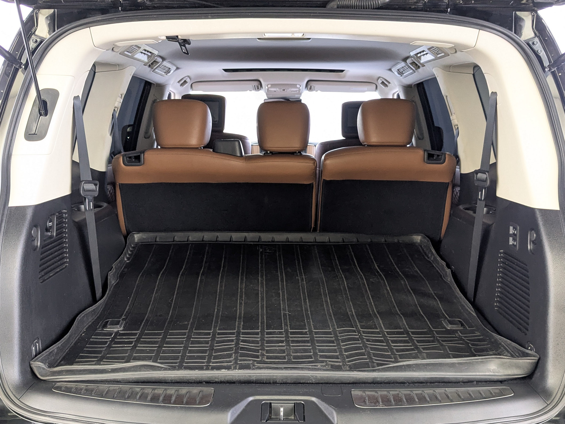 INFINITI QX80 5.60 (405 л.с), автомат, 2019, пробег 137 396 км