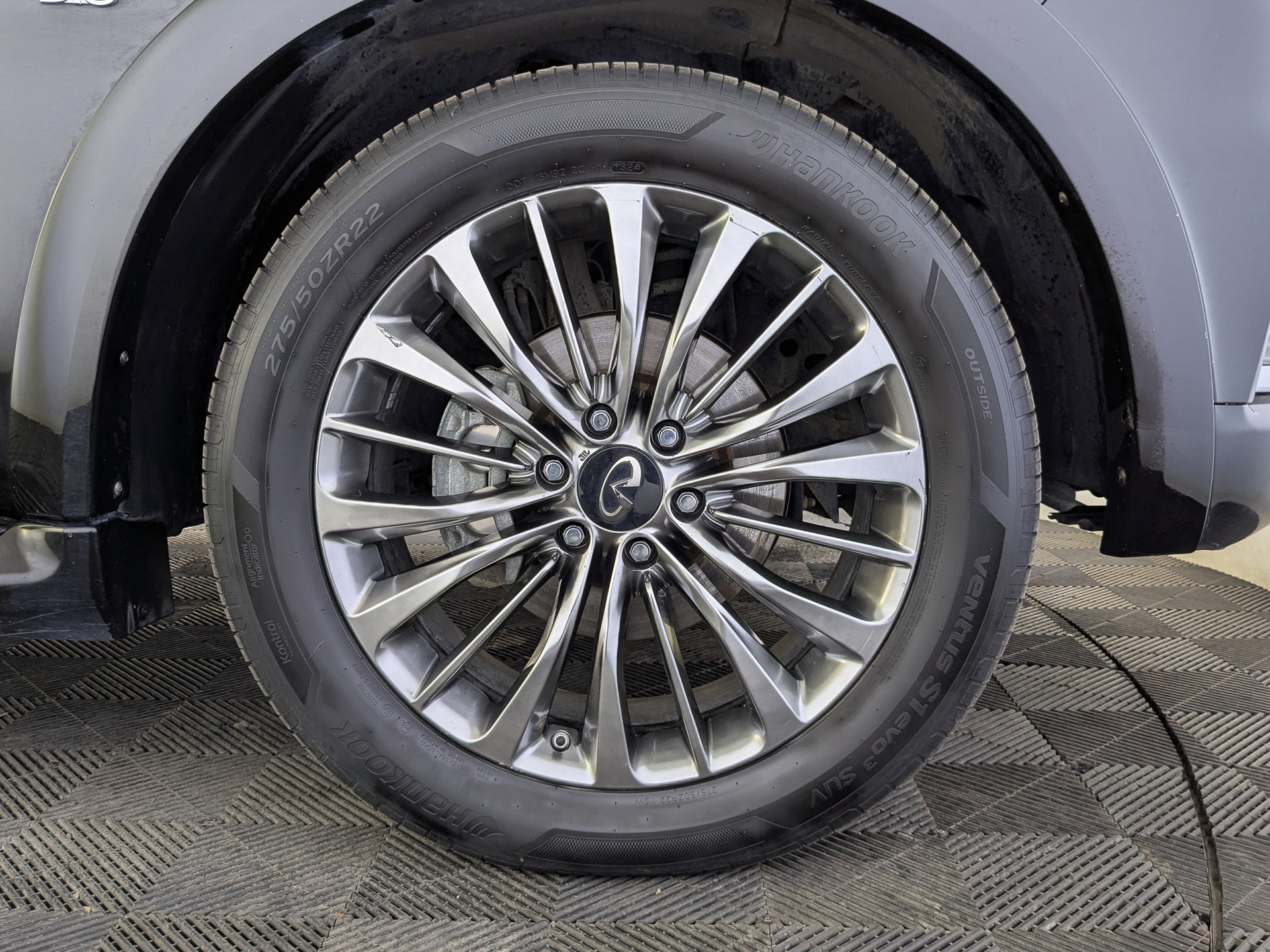 INFINITI QX80 5.60 (405 л.с), автомат, 2019, пробег 137 396 км