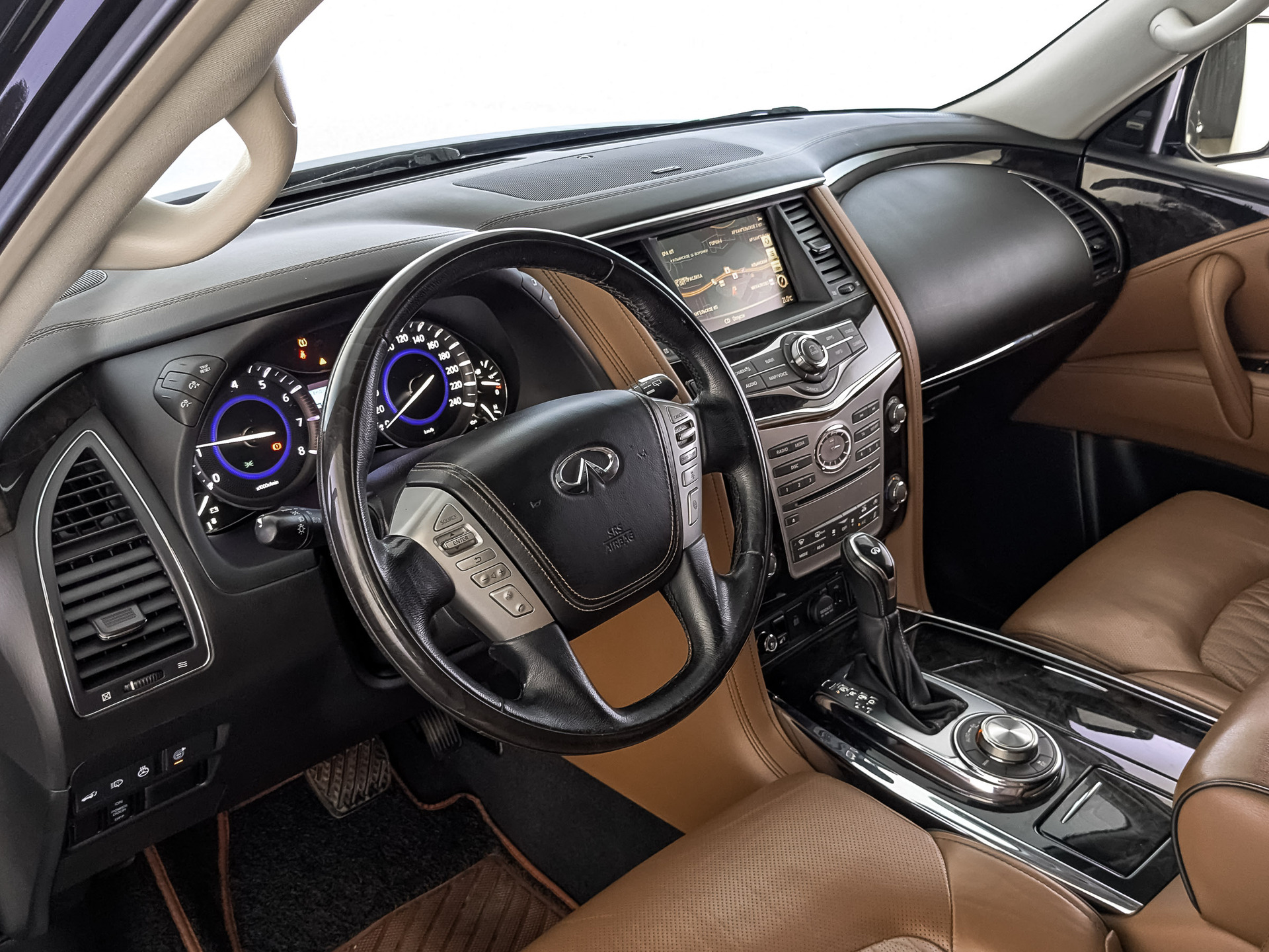 INFINITI QX80 5.60 (405 л.с), автомат, 2019, пробег 137 396 км