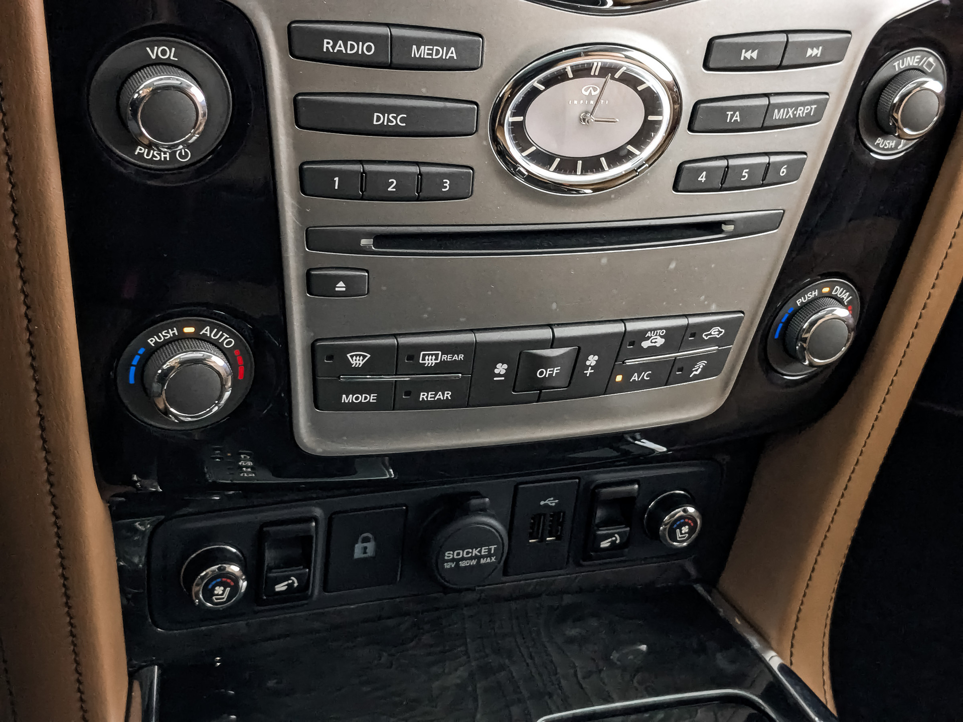 INFINITI QX80 5.60 (405 л.с), автомат, 2019, пробег 137 396 км