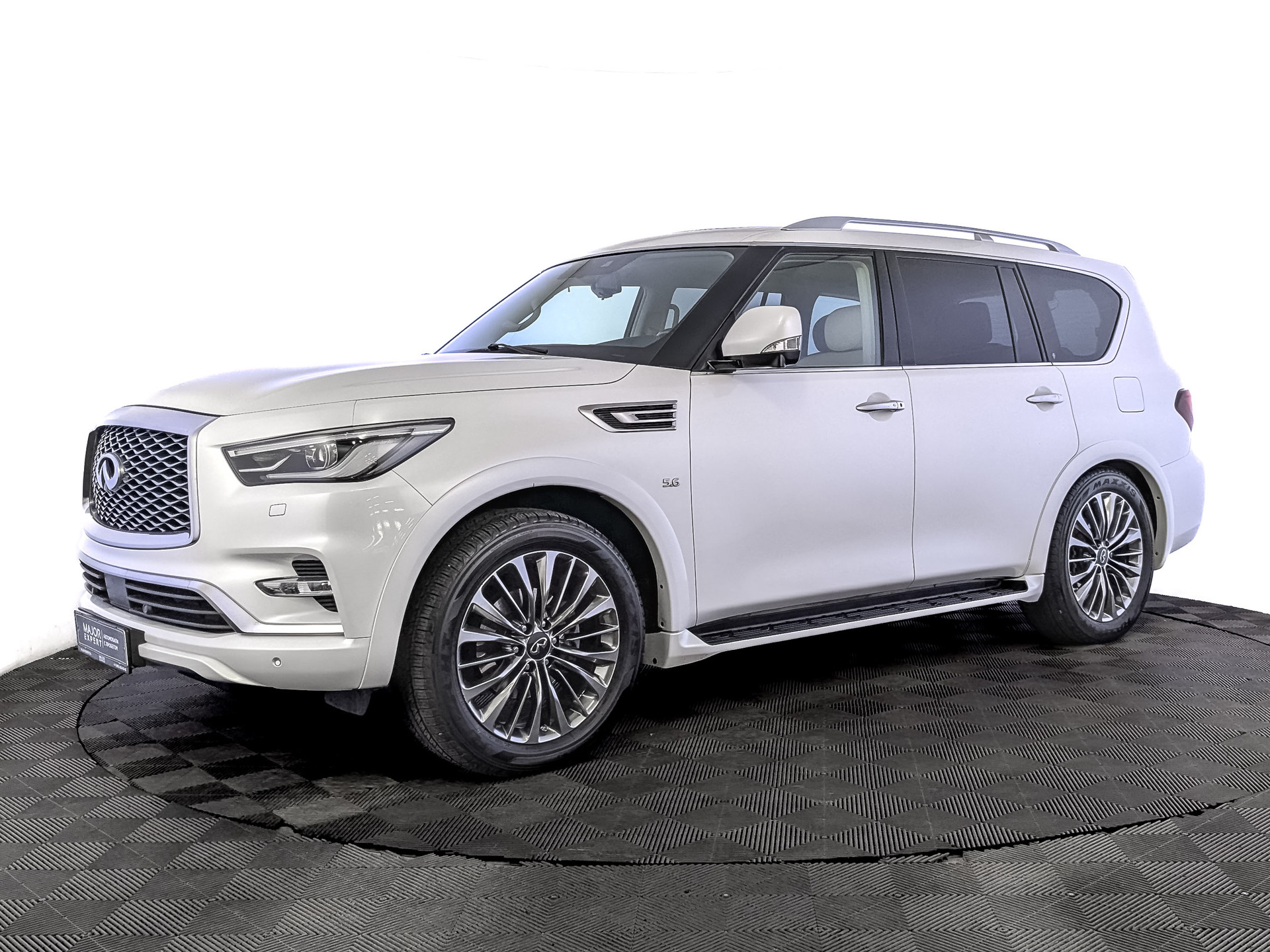INFINITI QX80 5.60 (405 л.с), автомат, 2019, пробег 98 571 км
