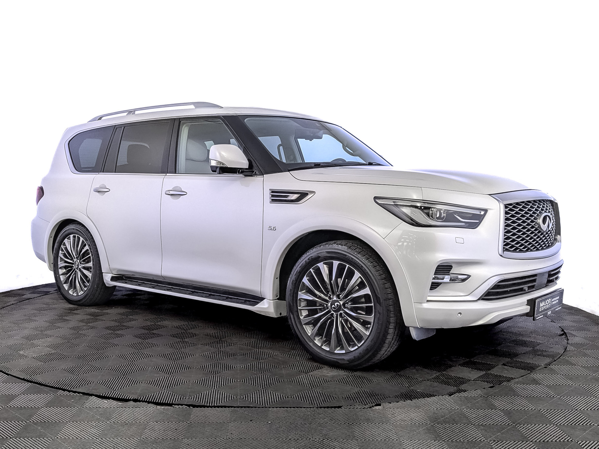 INFINITI QX80 5.60 (405 л.с), автомат, 2019, пробег 98 571 км