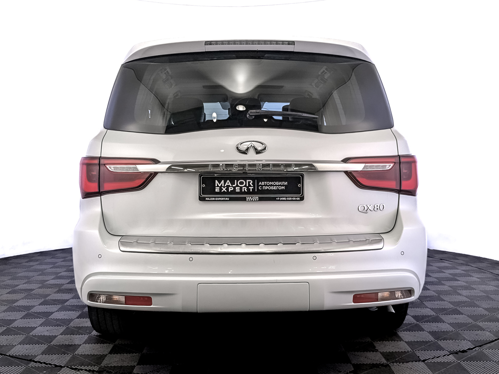 INFINITI QX80 5.60 (405 л.с), автомат, 2019, пробег 98 571 км