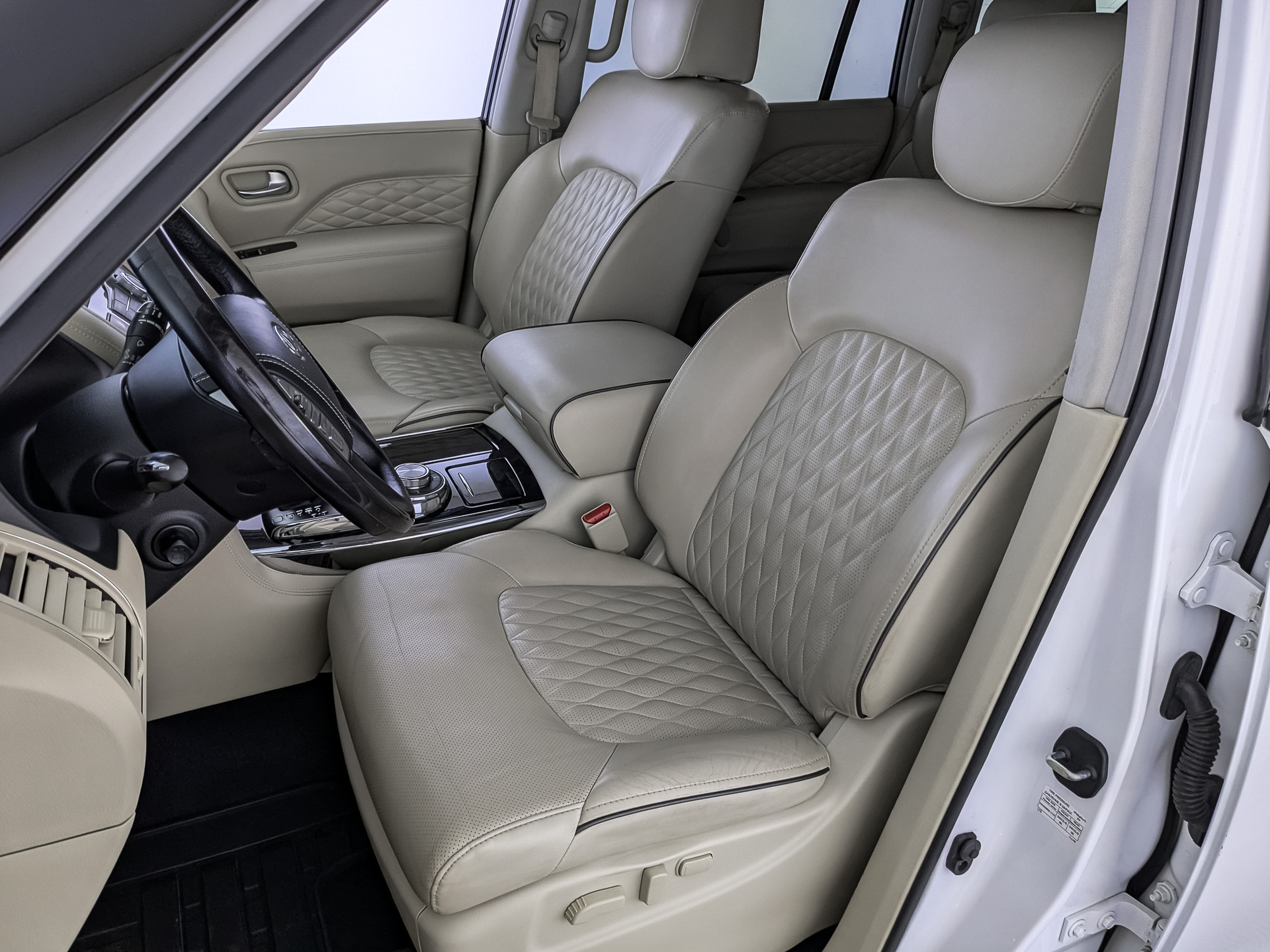INFINITI QX80 5.60 (405 л.с), автомат, 2019, пробег 98 571 км