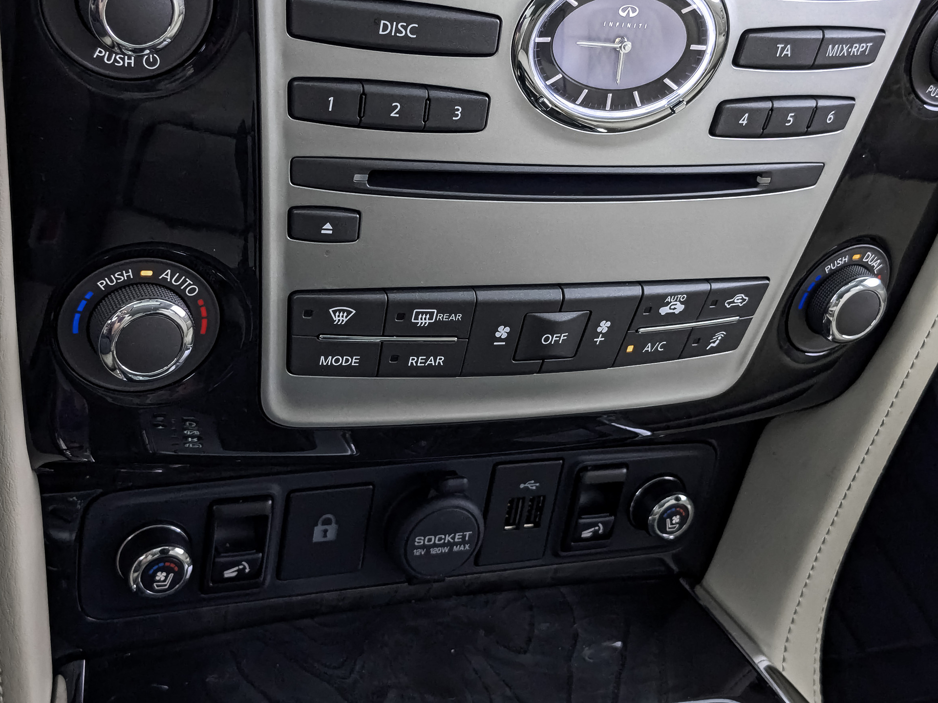 INFINITI QX80 5.60 (405 л.с), автомат, 2019, пробег 98 571 км