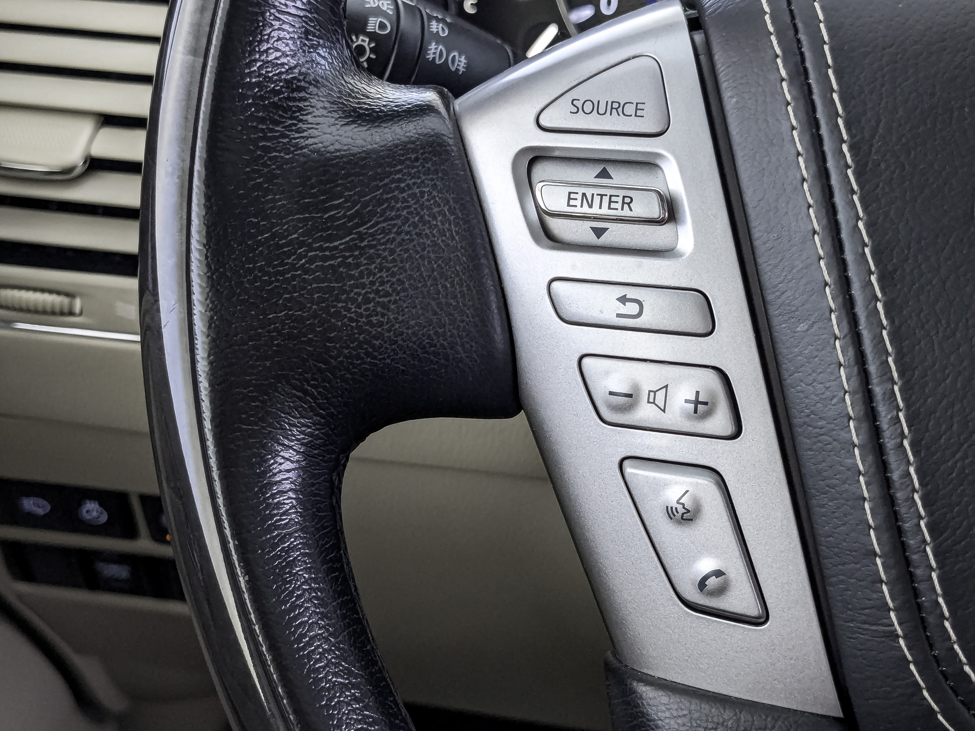 INFINITI QX80 5.60 (405 л.с), автомат, 2019, пробег 98 571 км