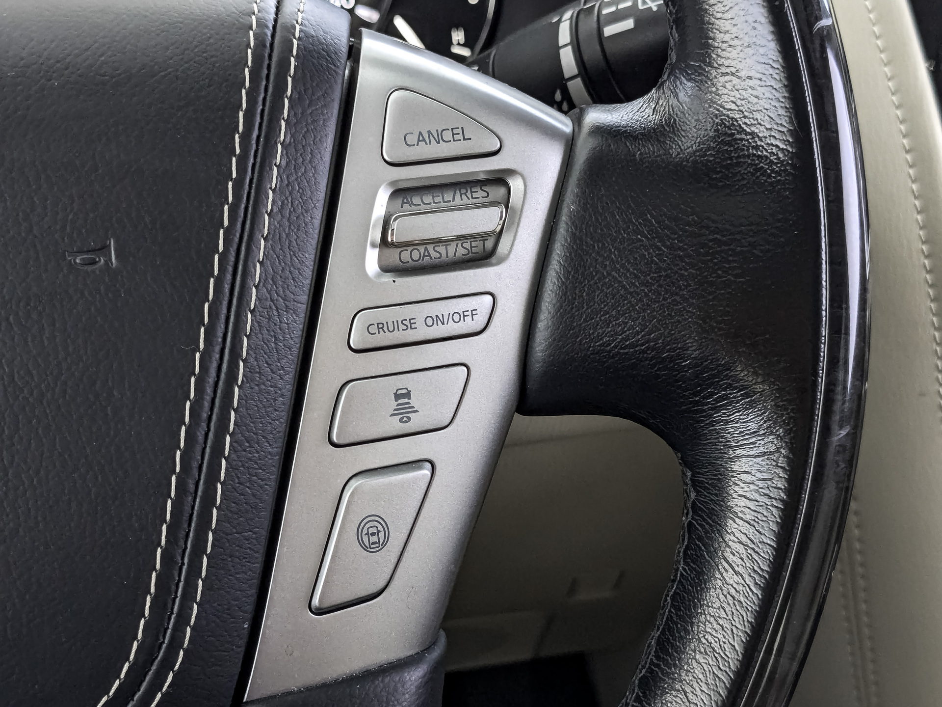 INFINITI QX80 5.60 (405 л.с), автомат, 2019, пробег 98 571 км