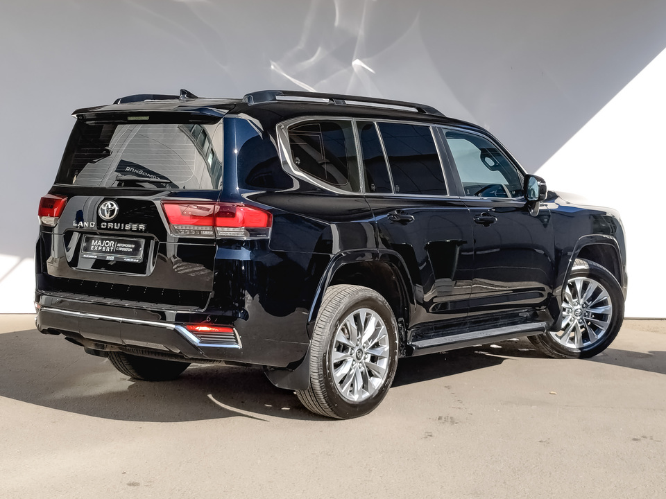 Toyota Land Cruiser 300
