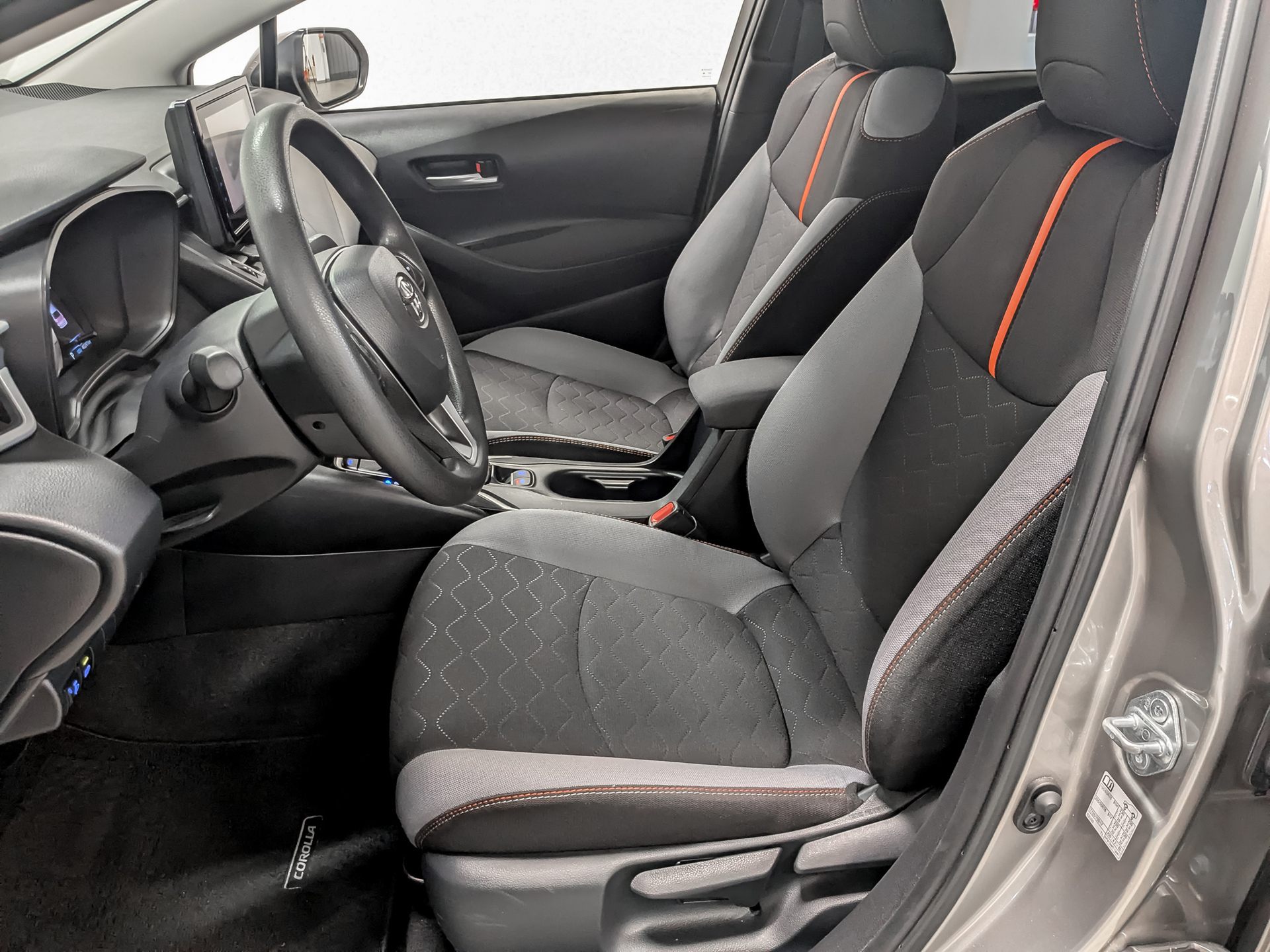 TOYOTA Corolla 1.20 (116 л.с), автомат, 2022, пробег 40 240 км