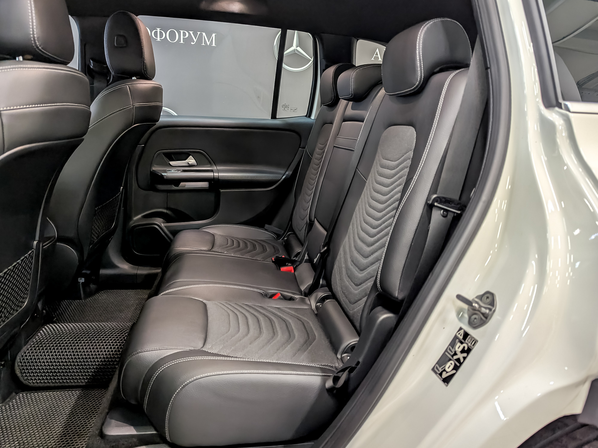 MERCEDES-BENZ GLB 1.30 (150 л.с), автомат, 2021, пробег 88 783 км