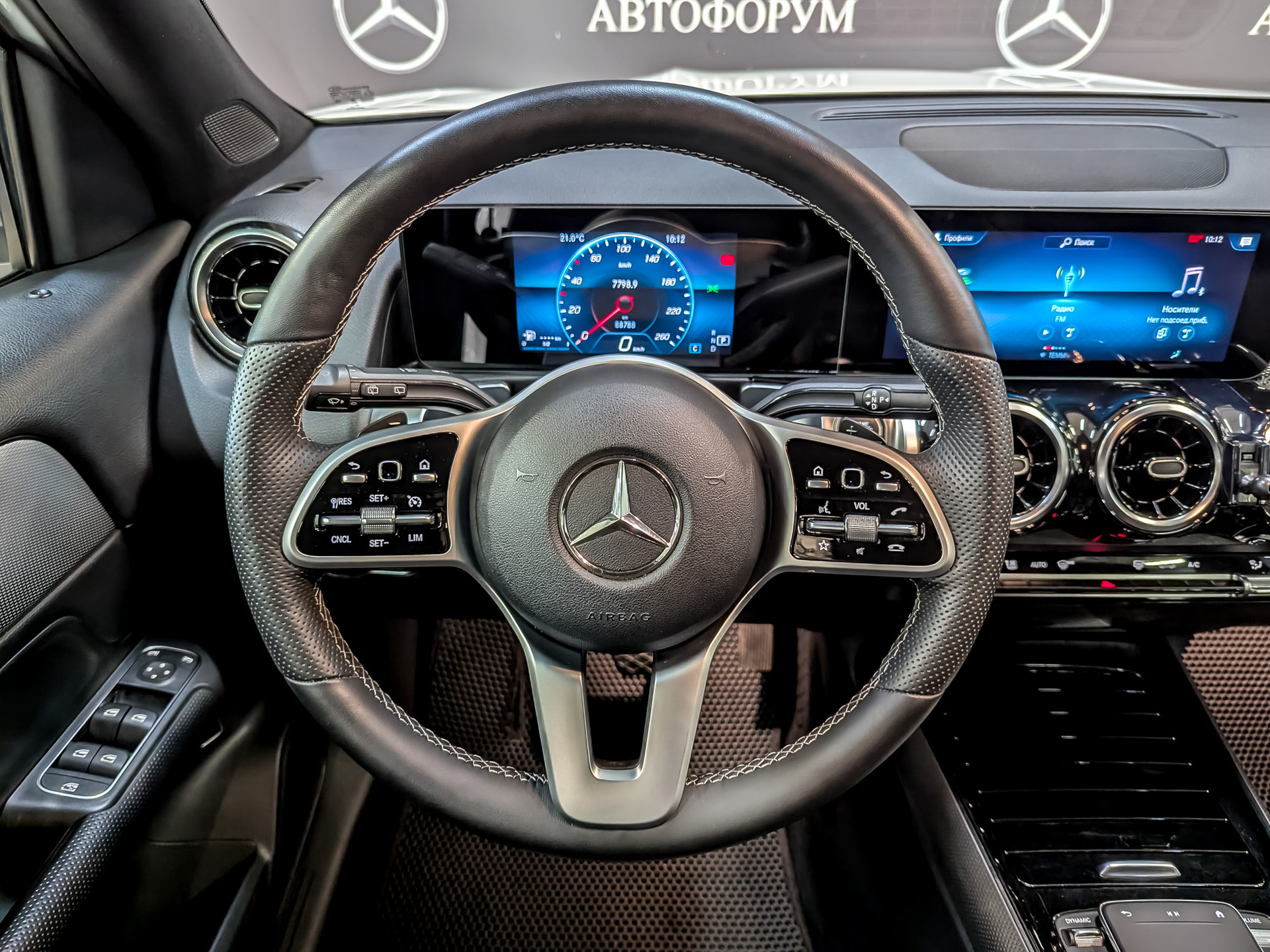 MERCEDES-BENZ GLB 1.30 (150 л.с), автомат, 2021, пробег 88 783 км