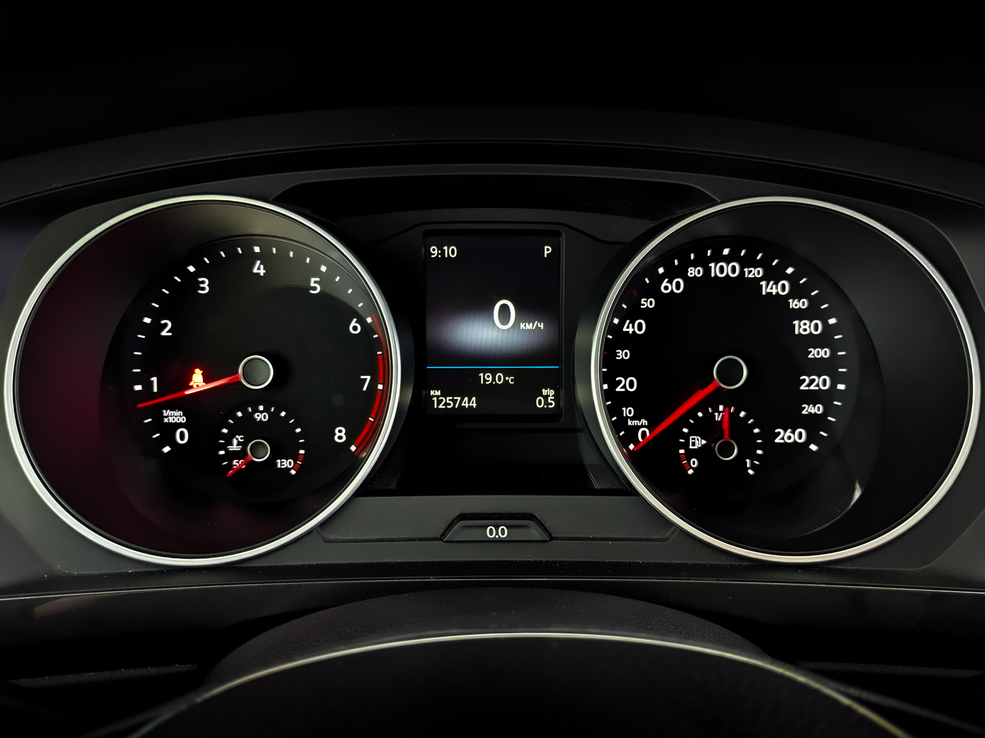 VOLKSWAGEN Tiguan 1.40 (150 л.с), автомат, 2017, пробег 125 740 км