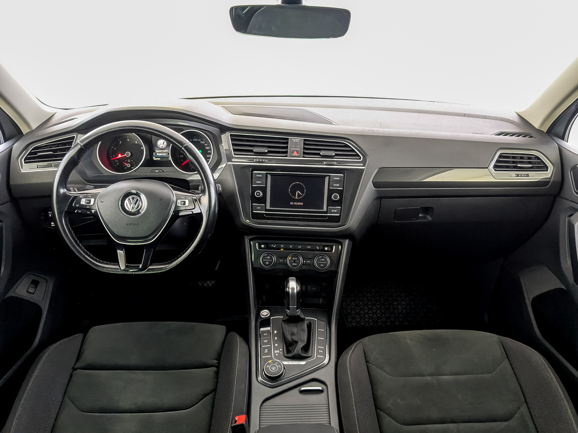 VOLKSWAGEN Tiguan 1.40 (150 л.с), автомат, 2017, пробег 125 740 км