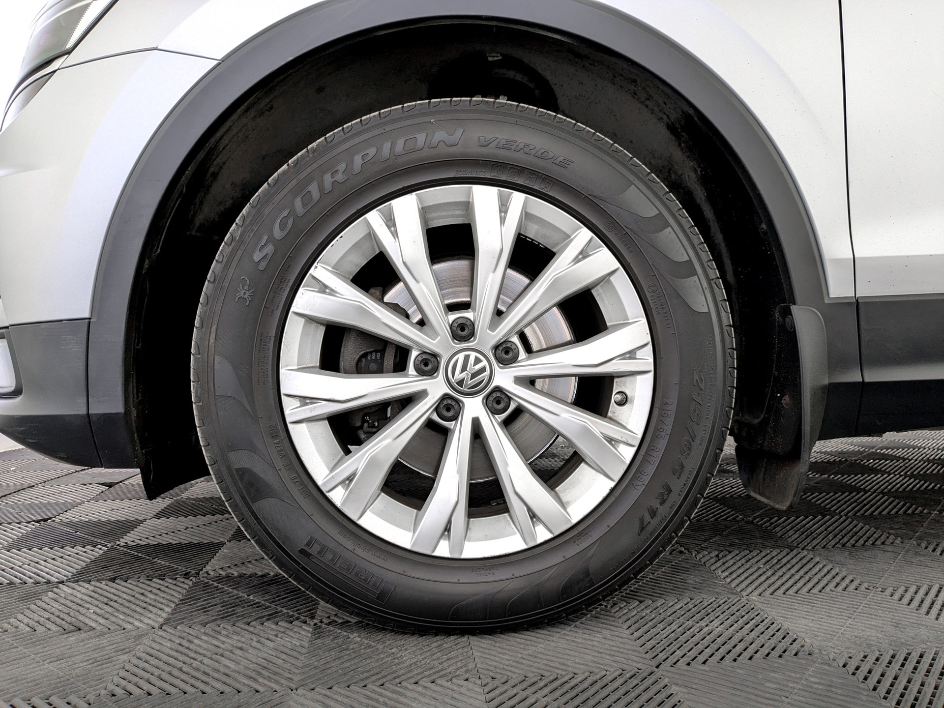 VOLKSWAGEN Tiguan 1.40 (150 л.с), автомат, 2017, пробег 125 740 км