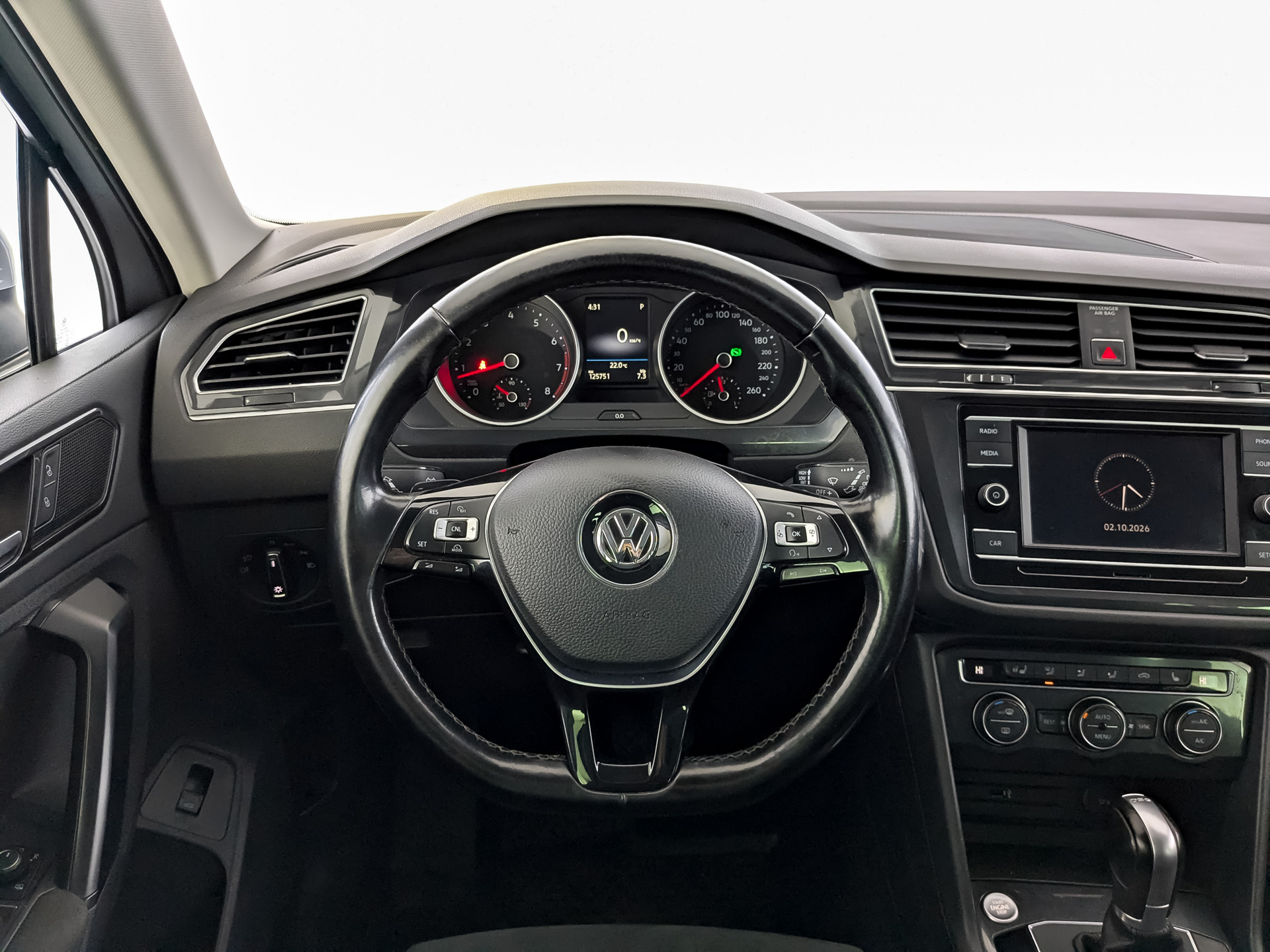 VOLKSWAGEN Tiguan 1.40 (150 л.с), автомат, 2017, пробег 125 740 км