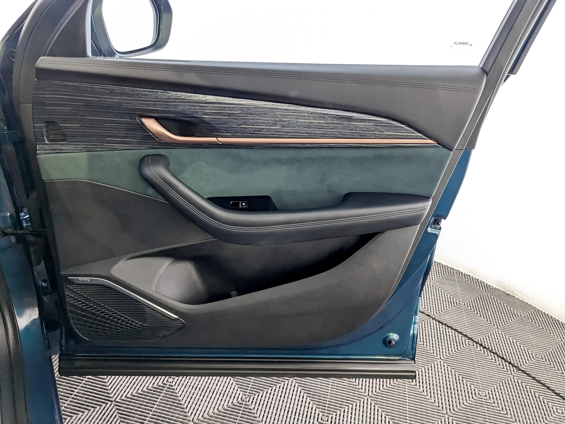 GEELY Xingyue L (Monjaro) 2.00 (238 л.с), автомат, 2023, пробег 91 134 км