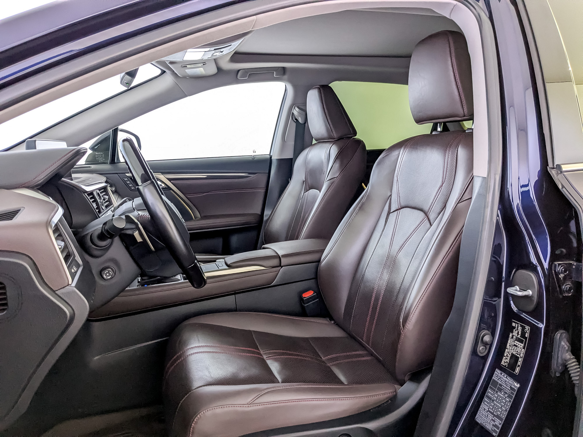 LEXUS RX 2.00 (238 л.с), автомат, 2021, пробег 65 400 км