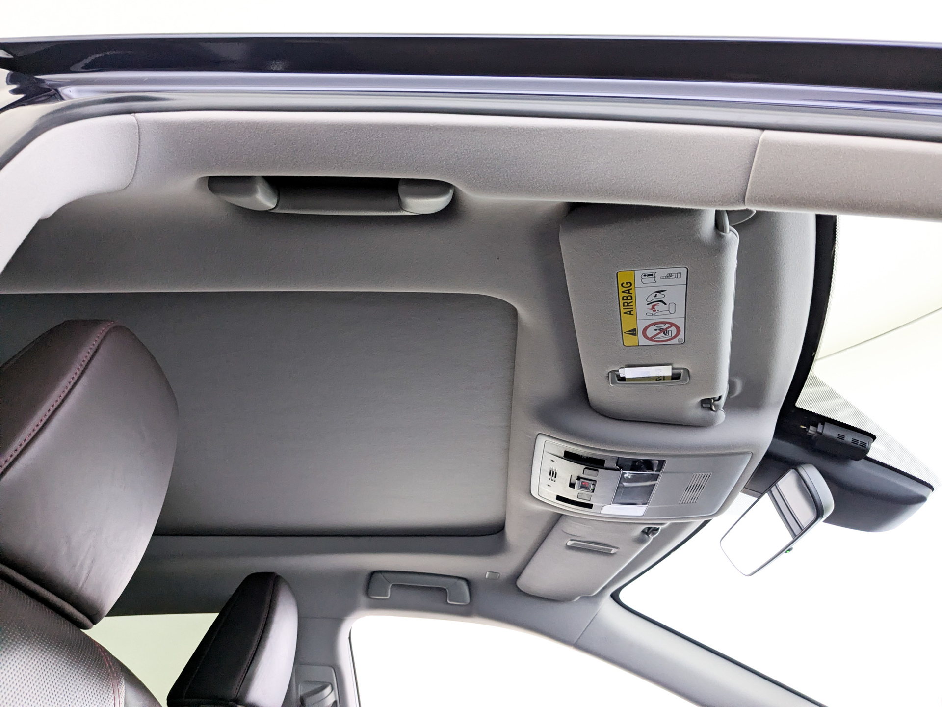 LEXUS RX 2.00 (238 л.с), автомат, 2021, пробег 65 400 км