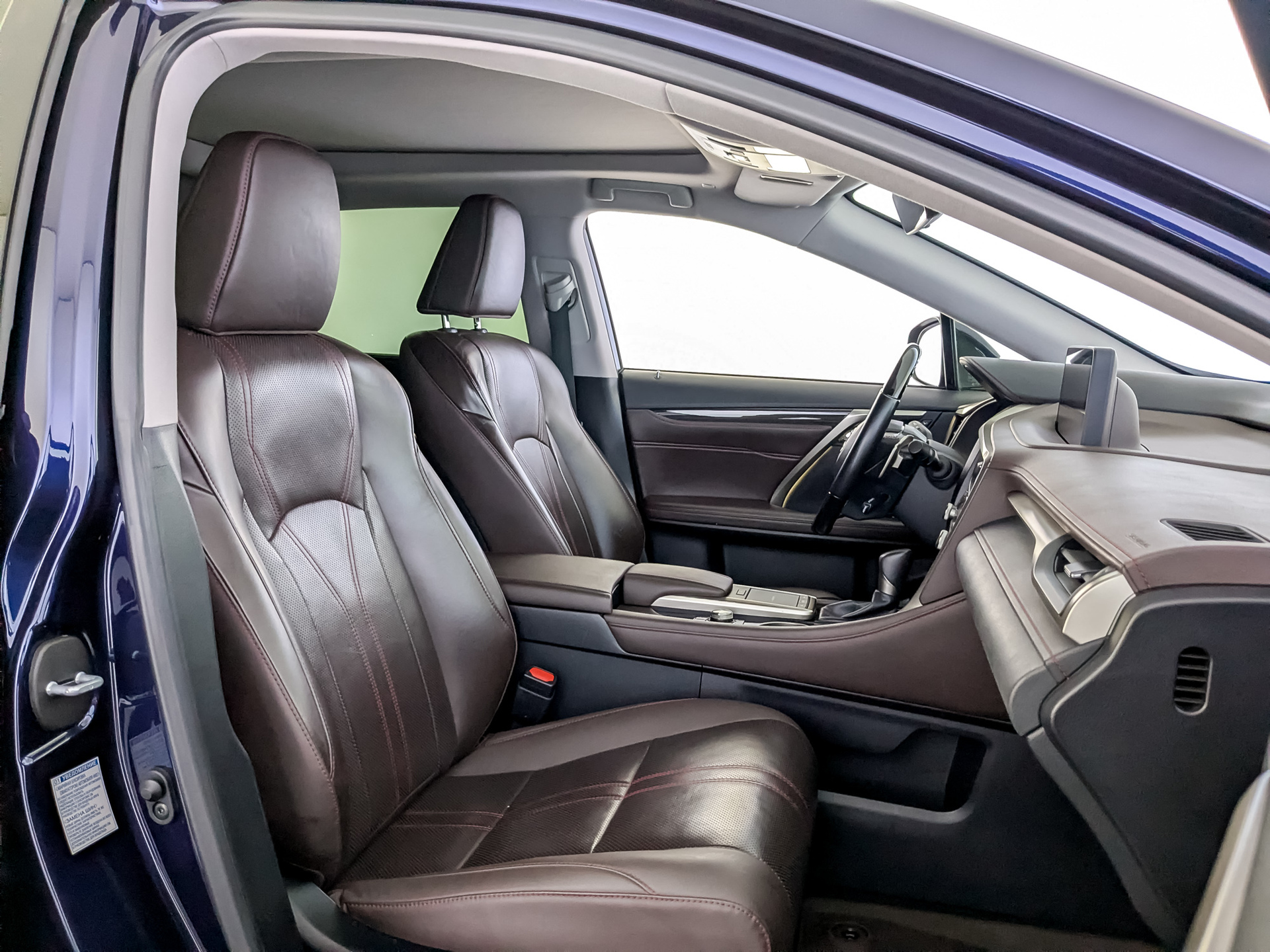 LEXUS RX 2.00 (238 л.с), автомат, 2021, пробег 65 400 км