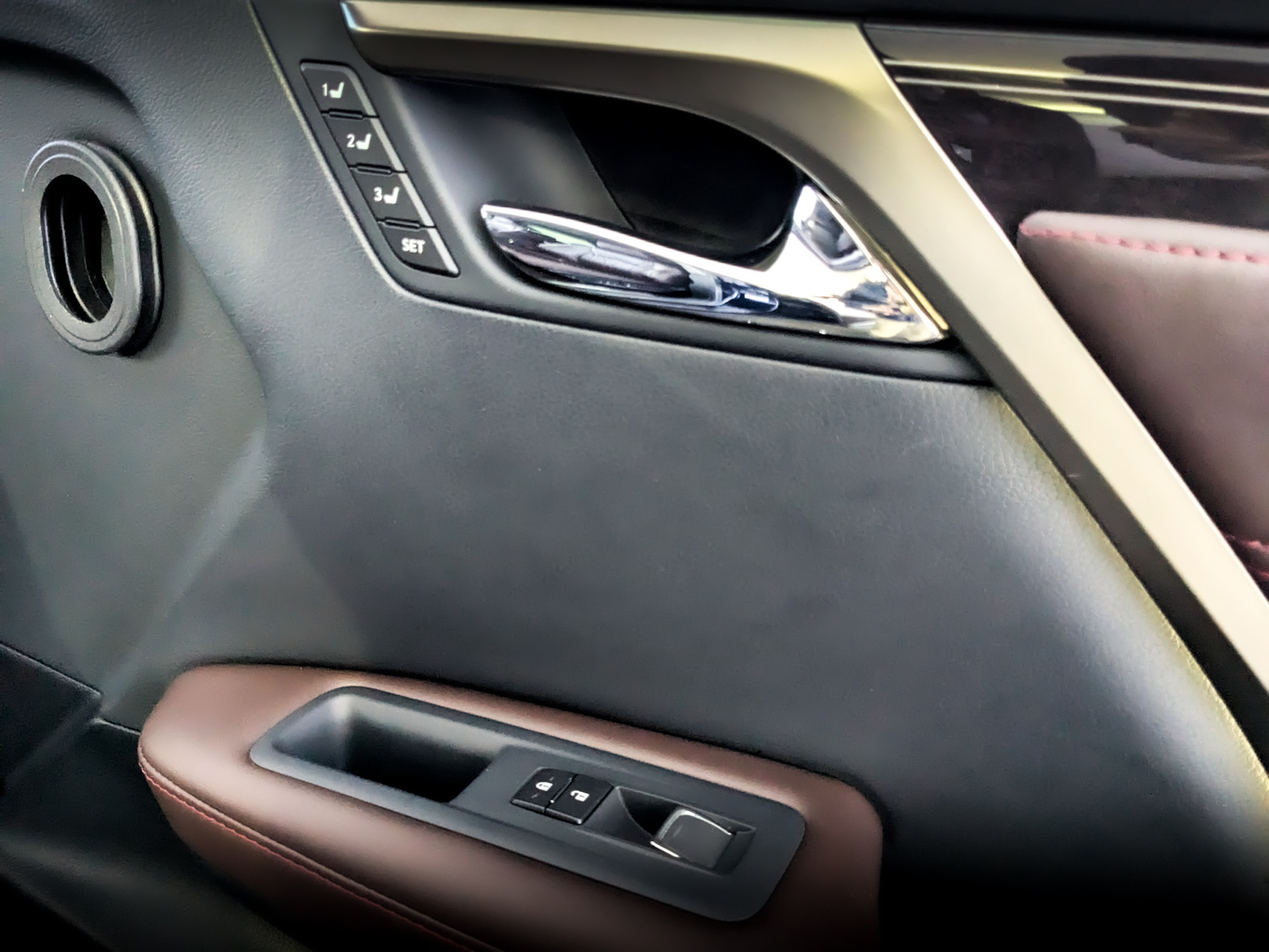 LEXUS RX 2.00 (238 л.с), автомат, 2021, пробег 65 400 км