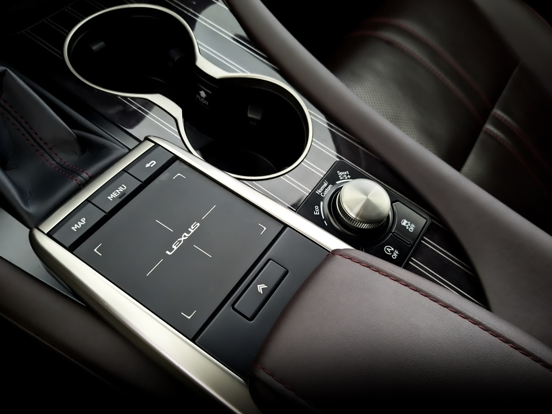 LEXUS RX 2.00 (238 л.с), автомат, 2021, пробег 65 400 км