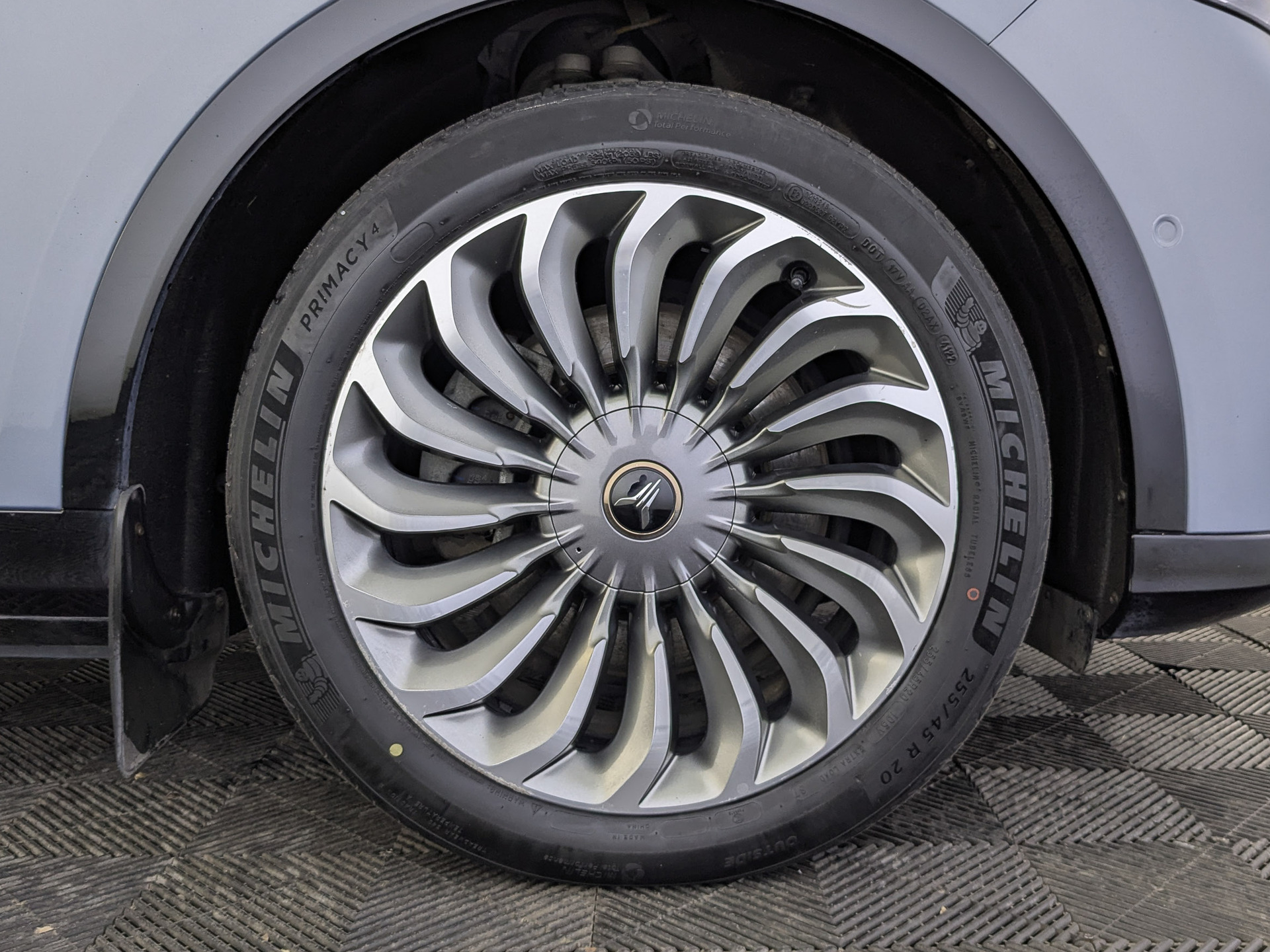 VOYAH Free 1.50 (231 л.с), автомат, 2023, пробег 56 750 км