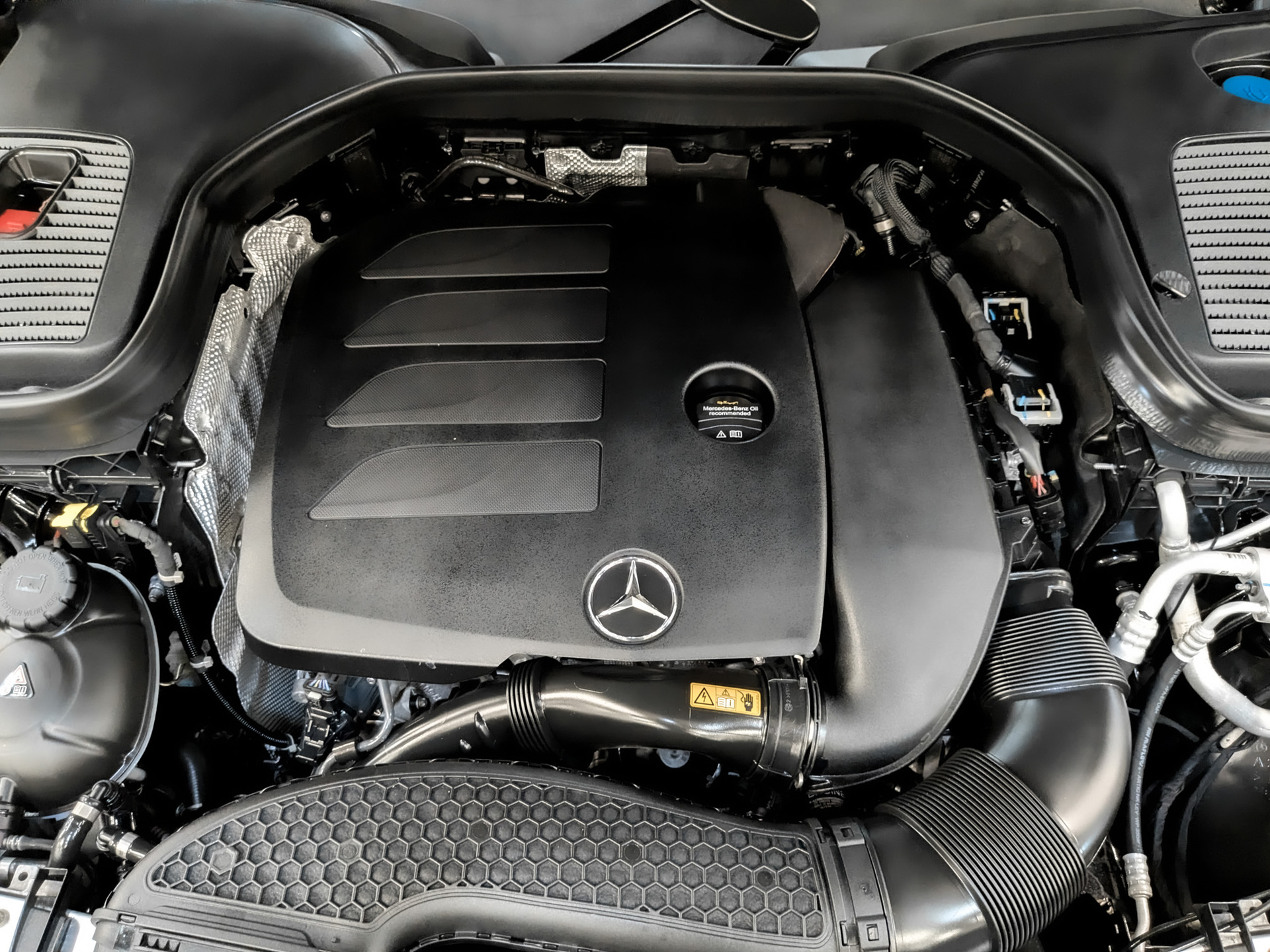 MERCEDES-BENZ GLC 2.00 (249 л.с), автомат, 2021, пробег 37 847 км