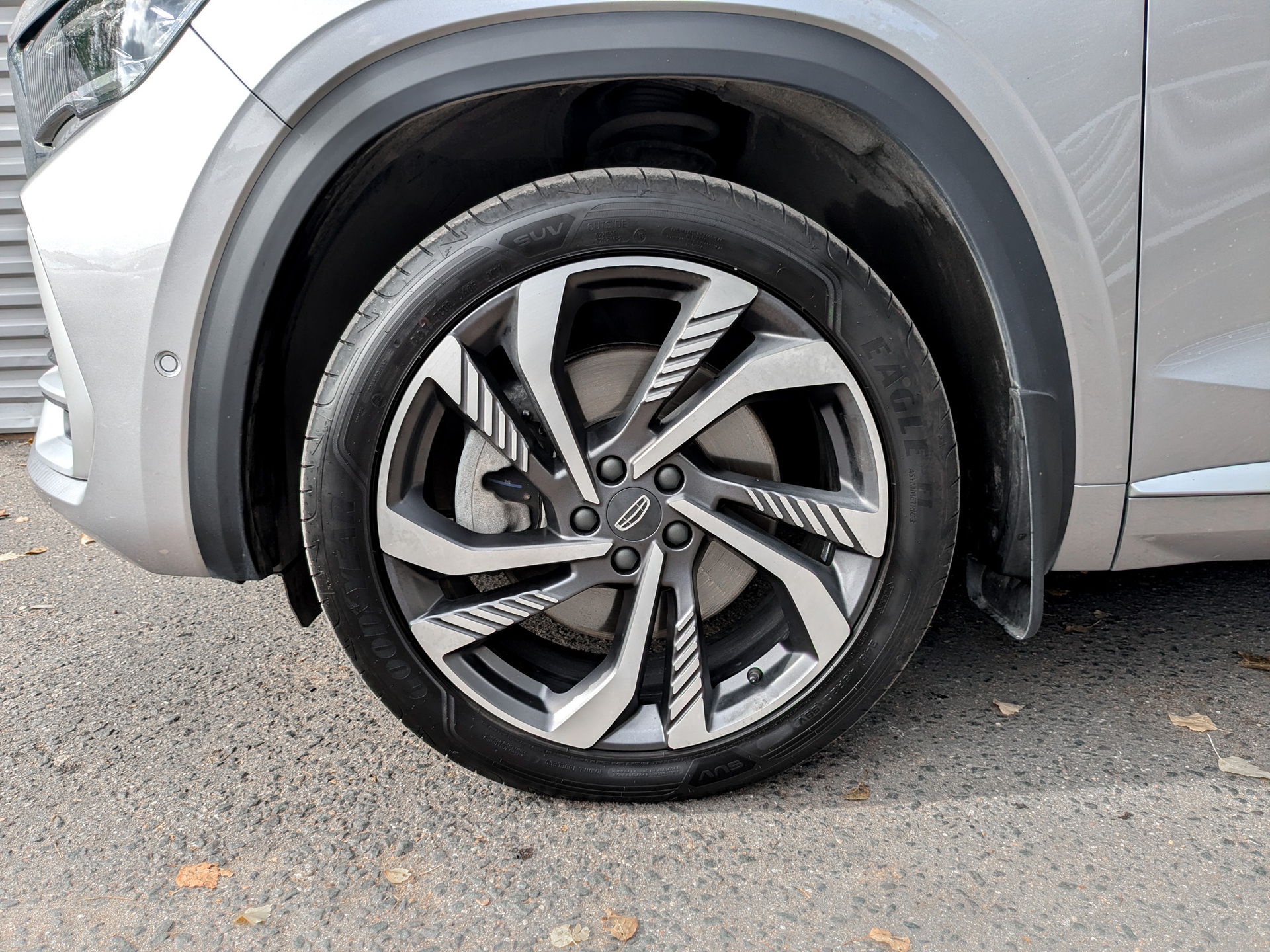 GEELY Monjaro 2.00 (238 л.с), автомат, 2024, пробег 49 296 км