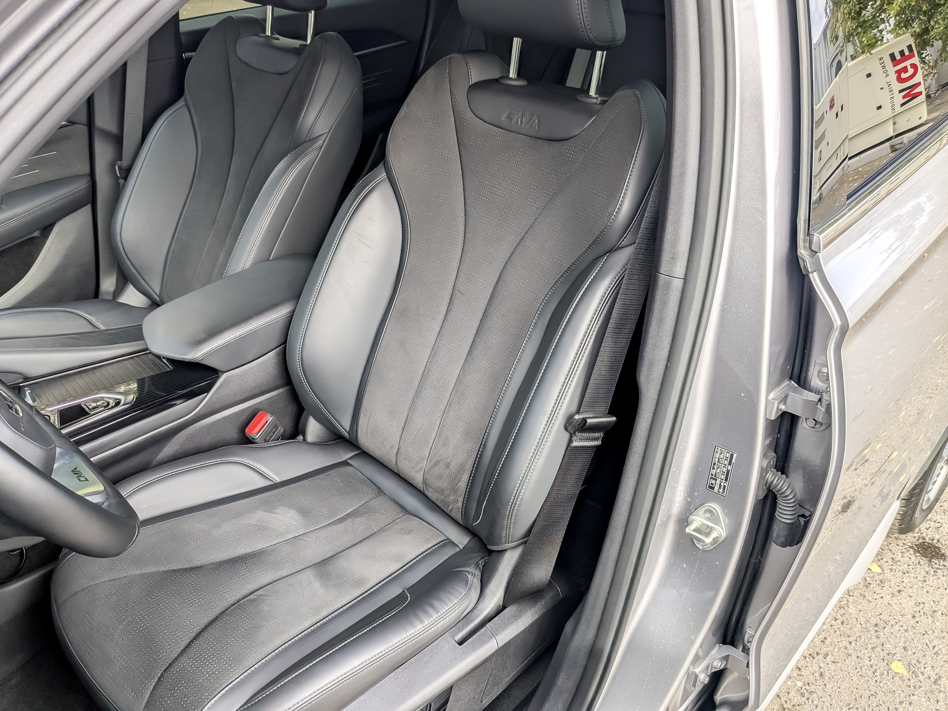 GEELY Monjaro 2.00 (238 л.с), автомат, 2024, пробег 49 296 км