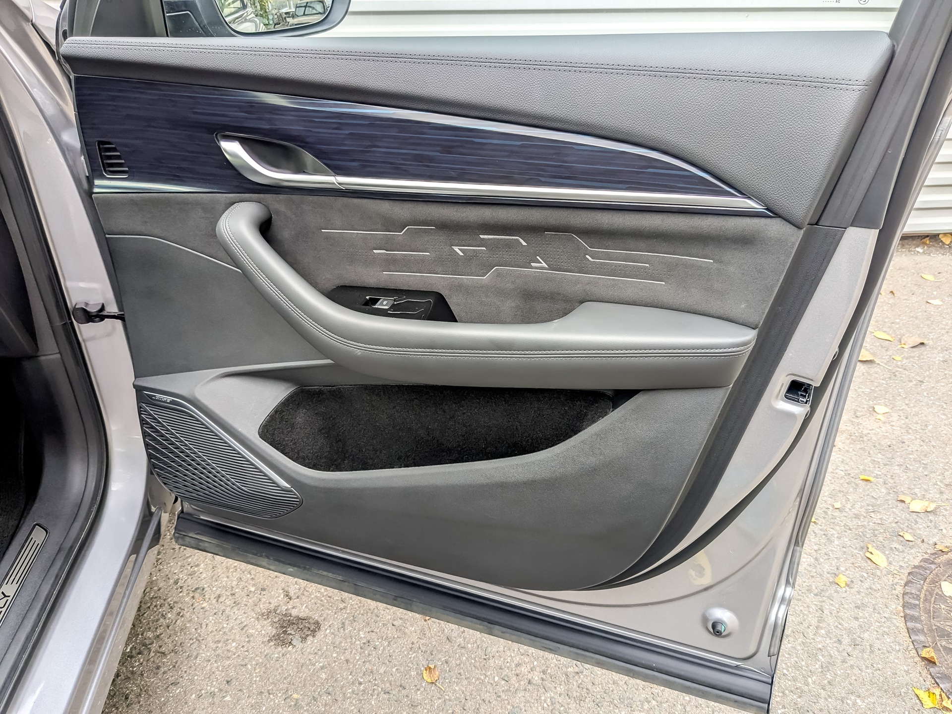 GEELY Monjaro 2.00 (238 л.с), автомат, 2024, пробег 49 296 км