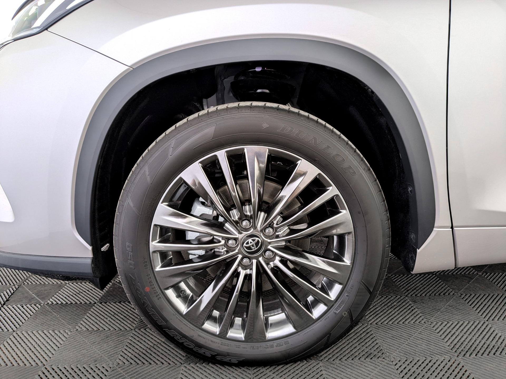 Фото Toyota Highlander Supreme 7 Seats 2.0T/248 4WD