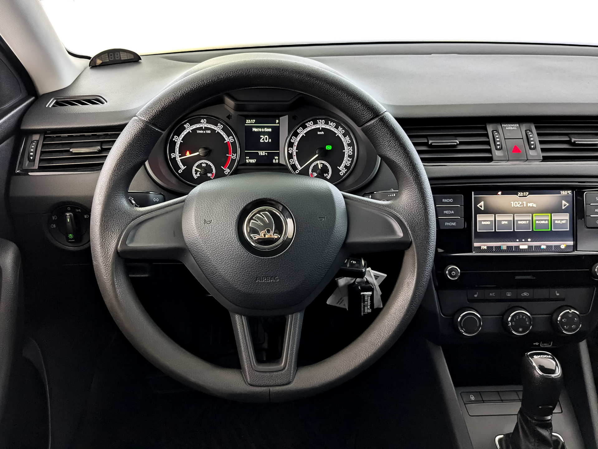 SKODA Octavia 1.60 (110 л.с), автомат, 2019, пробег 97 886 км