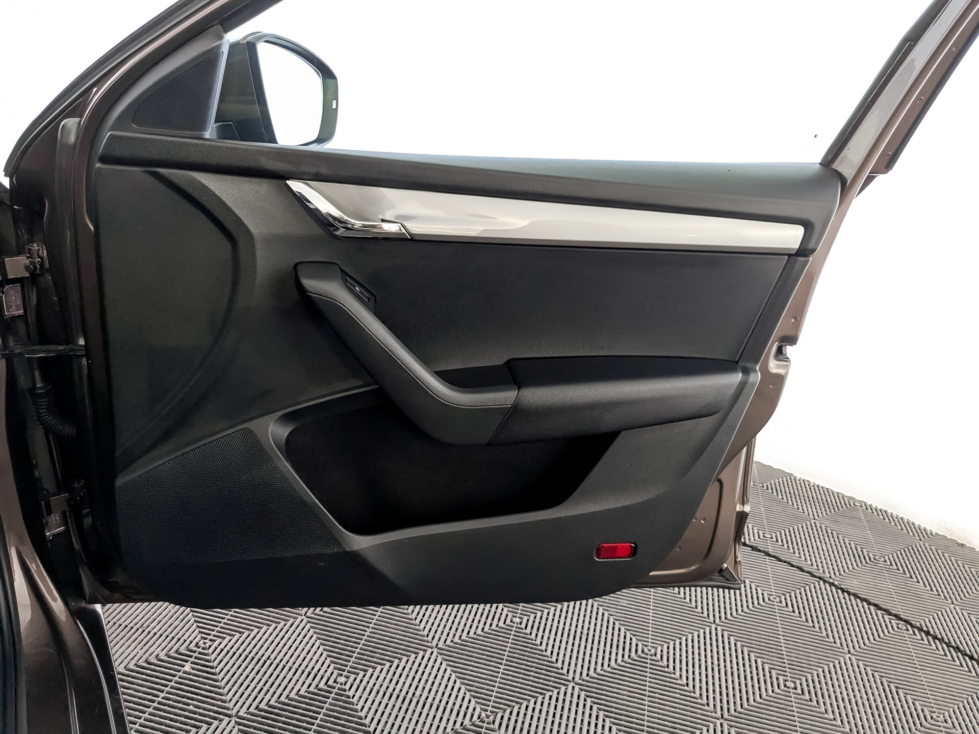 SKODA Octavia 1.60 (110 л.с), автомат, 2019, пробег 97 886 км