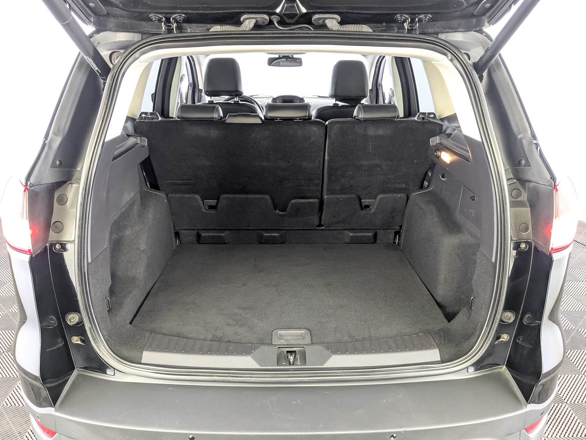 FORD Kuga 1.60 (150 л.с), автомат, 2014, пробег 157 027 км