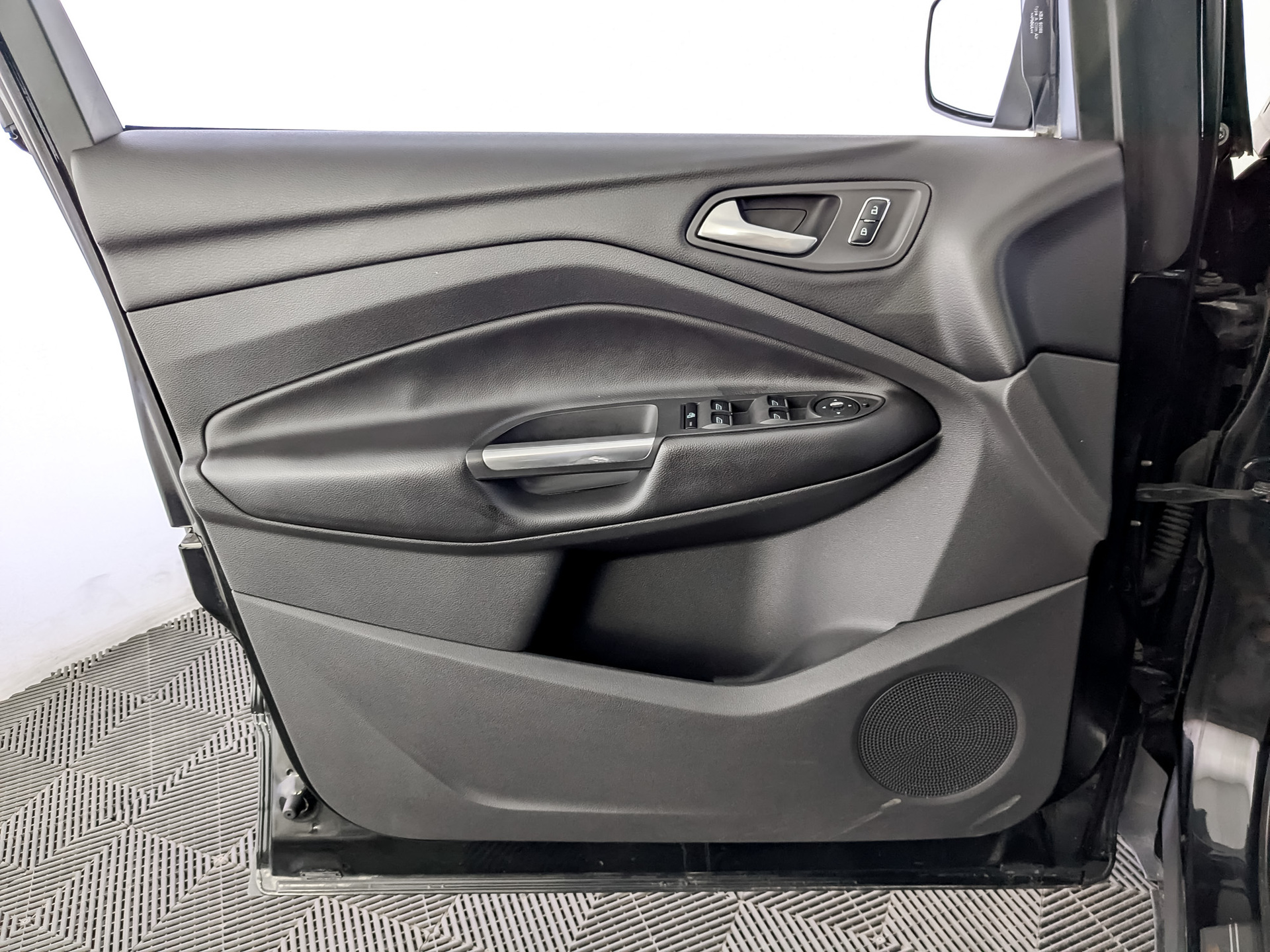 FORD Kuga 1.60 (150 л.с), автомат, 2014, пробег 157 027 км