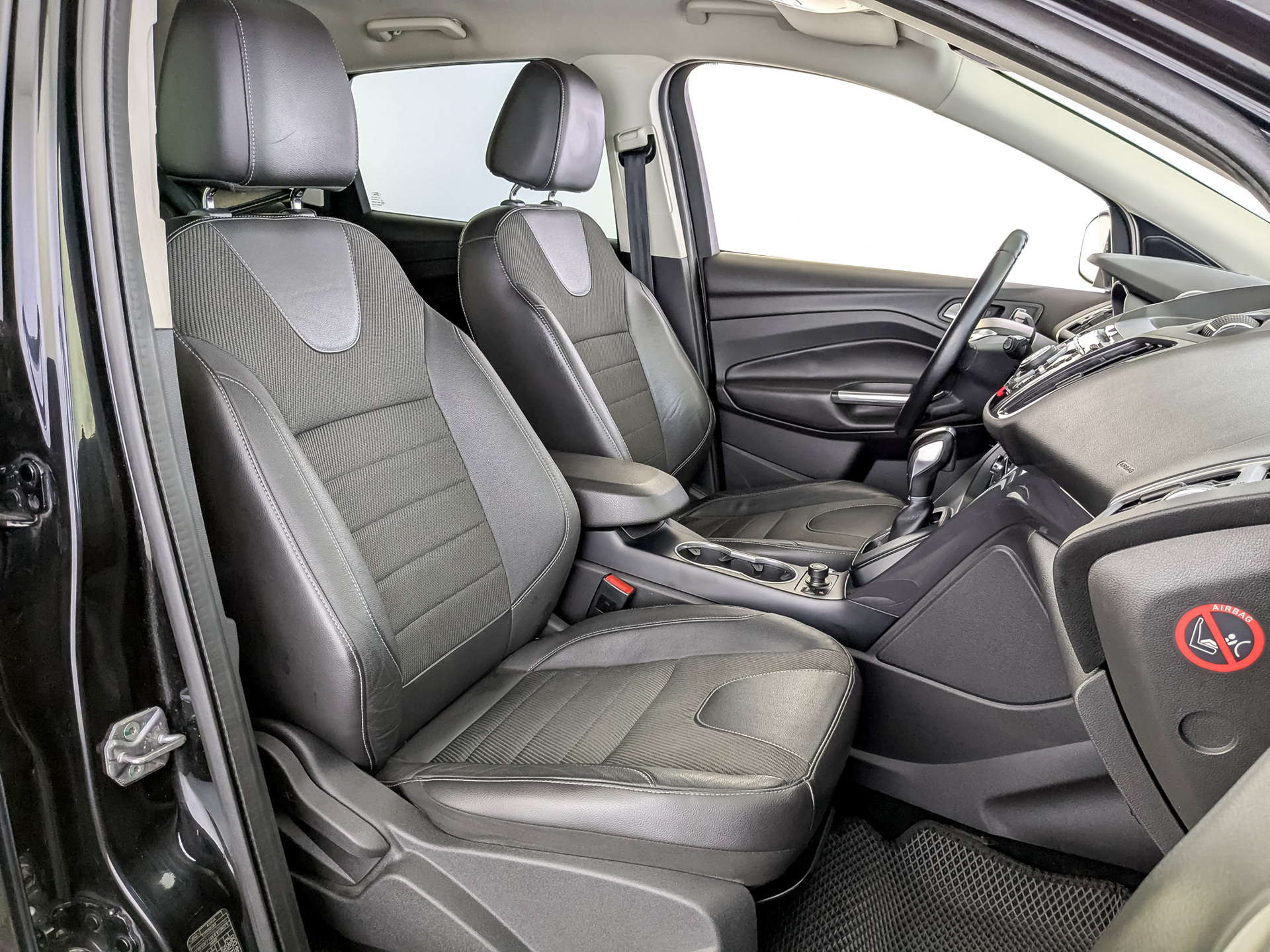 FORD Kuga 1.60 (150 л.с), автомат, 2014, пробег 157 027 км