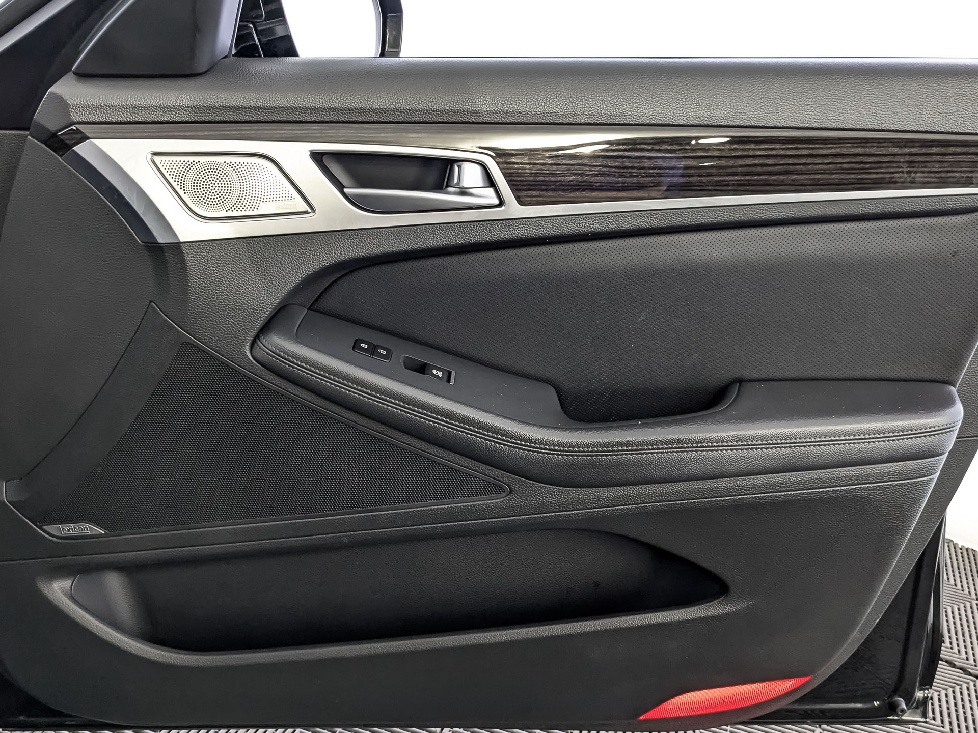 GENESIS G80 2.00 (245 л.с), автомат, 2018, пробег 159 776 км