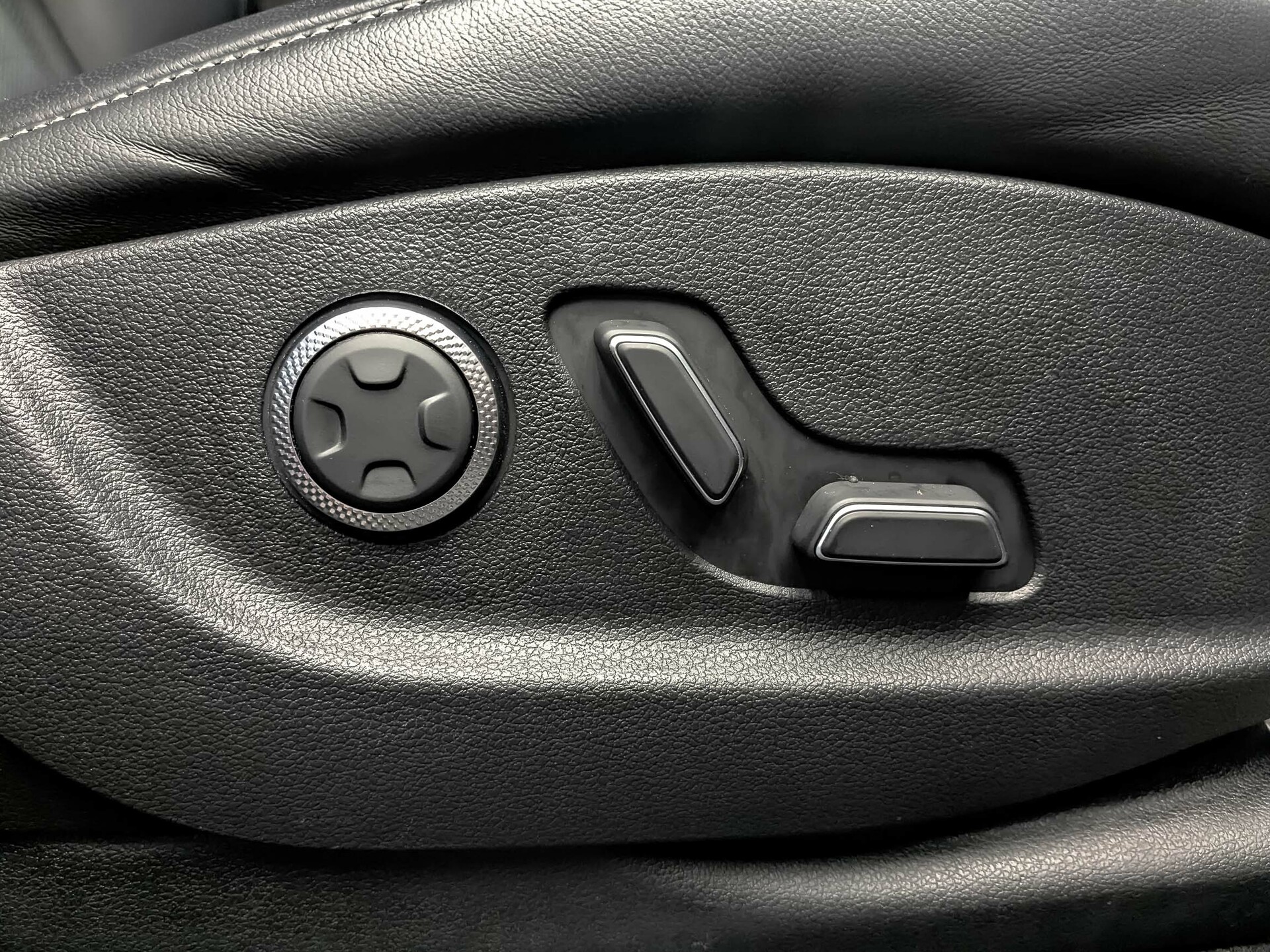 GENESIS GV80 3.00 (278 л.с), автомат, 2021, пробег 53 160 км