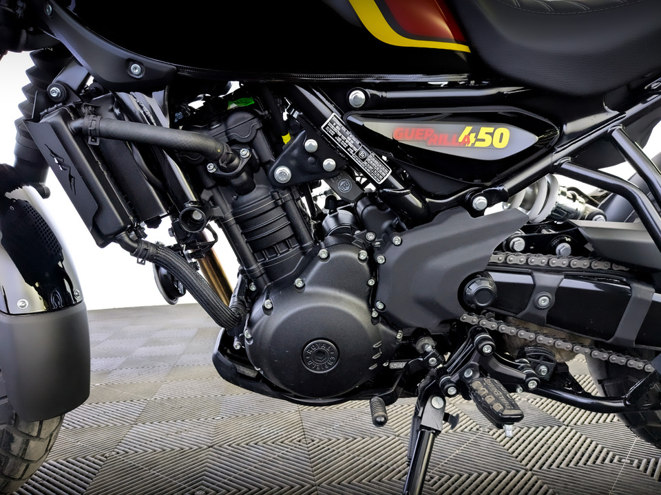 Royal Enfield Guerrilla 450 - фото №9